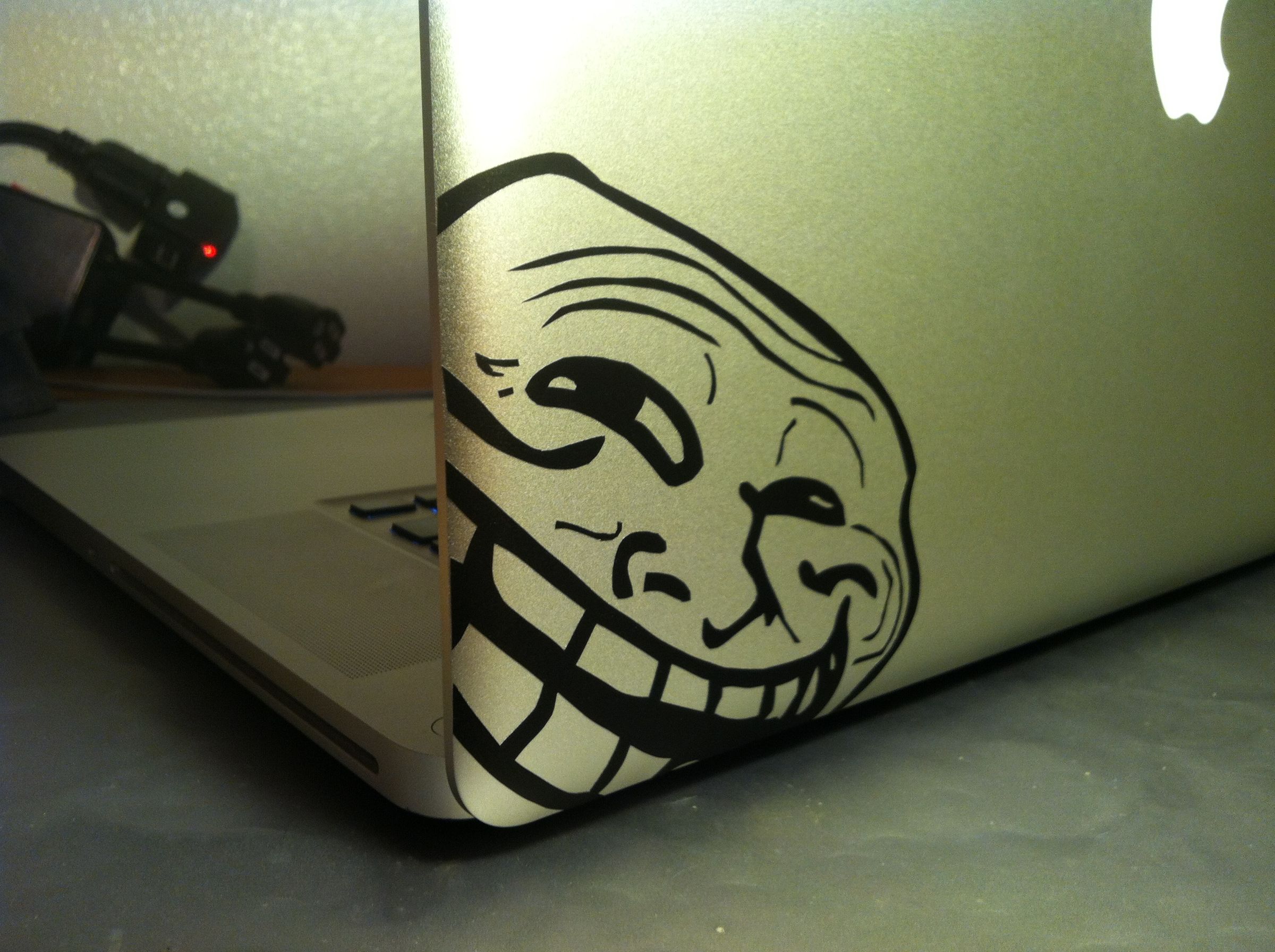 Stencil-Like Vinyl Transfer for Laptops