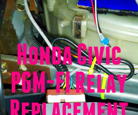 Replacing a Pgmfi Relay (Honda Civic 1999). 