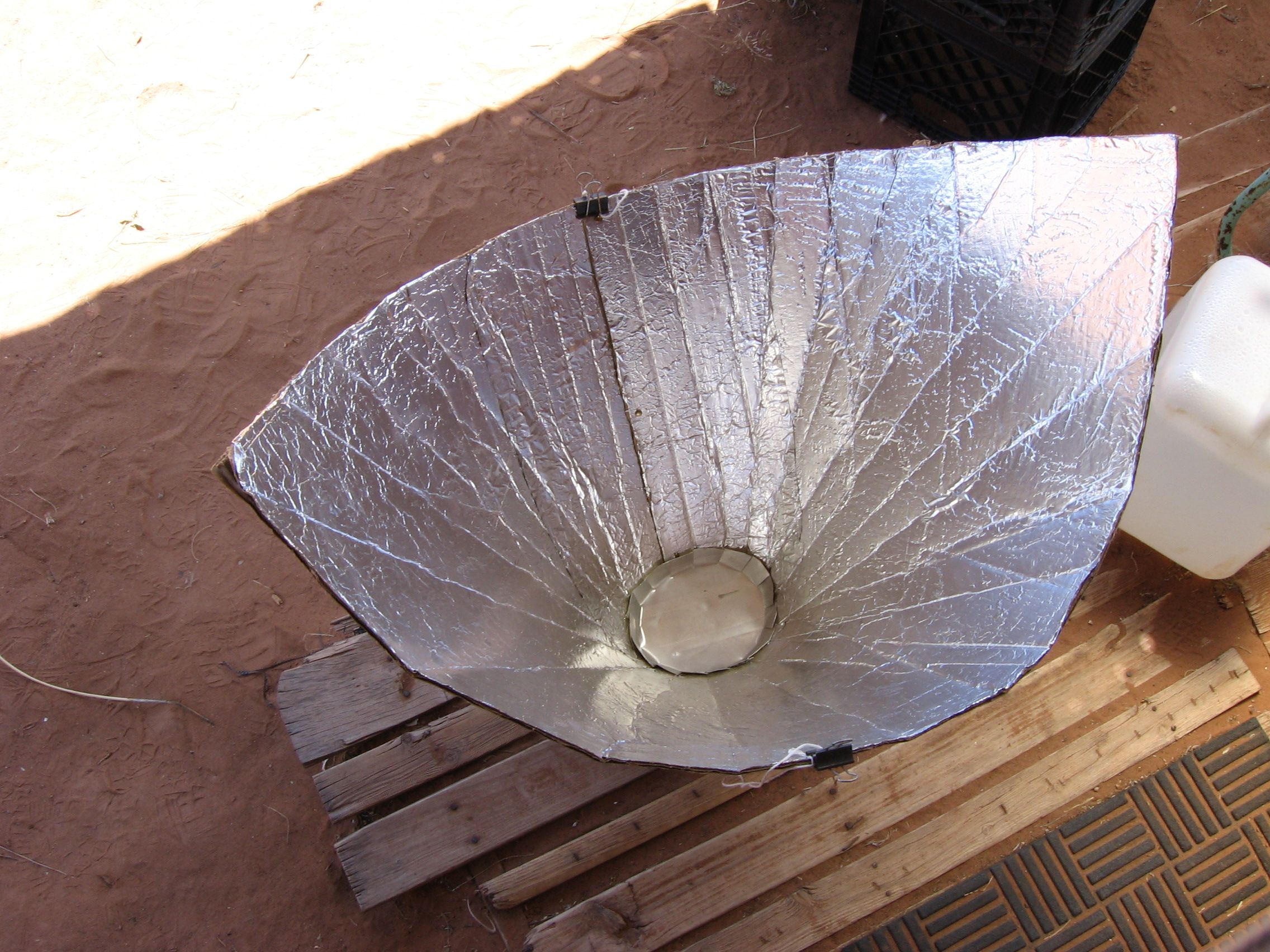 Cardboard. Foil. Glue the Solar Funnel Cooker 8 Steps (with Pictures