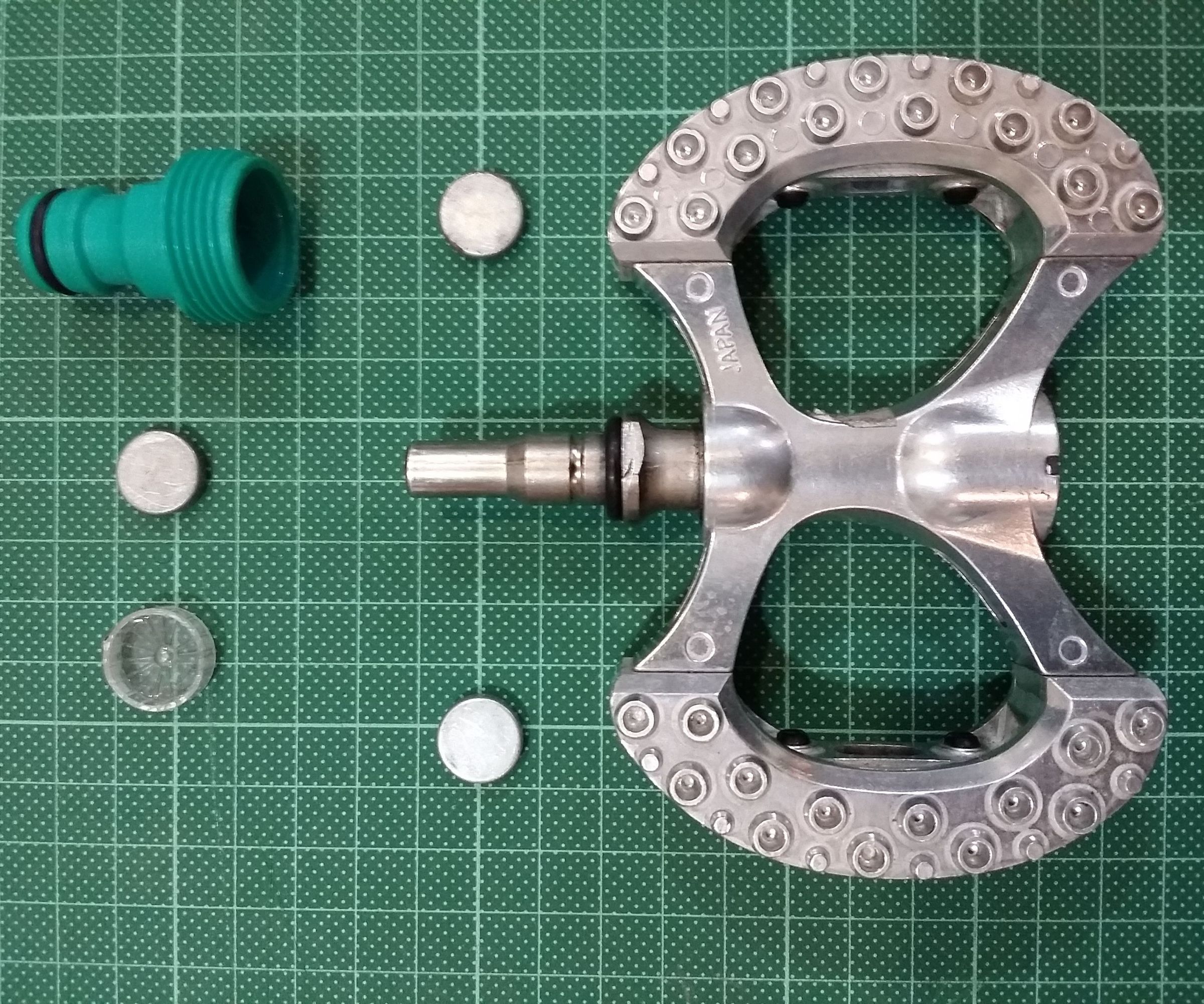 Attaching Detachable Pedal on Brompton Bicycle