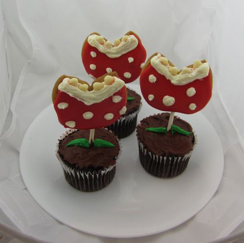 Super Mario Piranha Plant Cookie Cupcakes