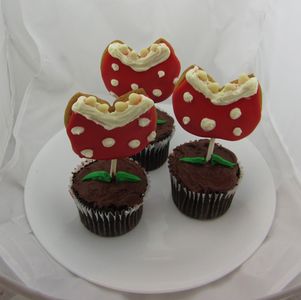 Super Mario Piranha Plant Cookie Cupcakes
