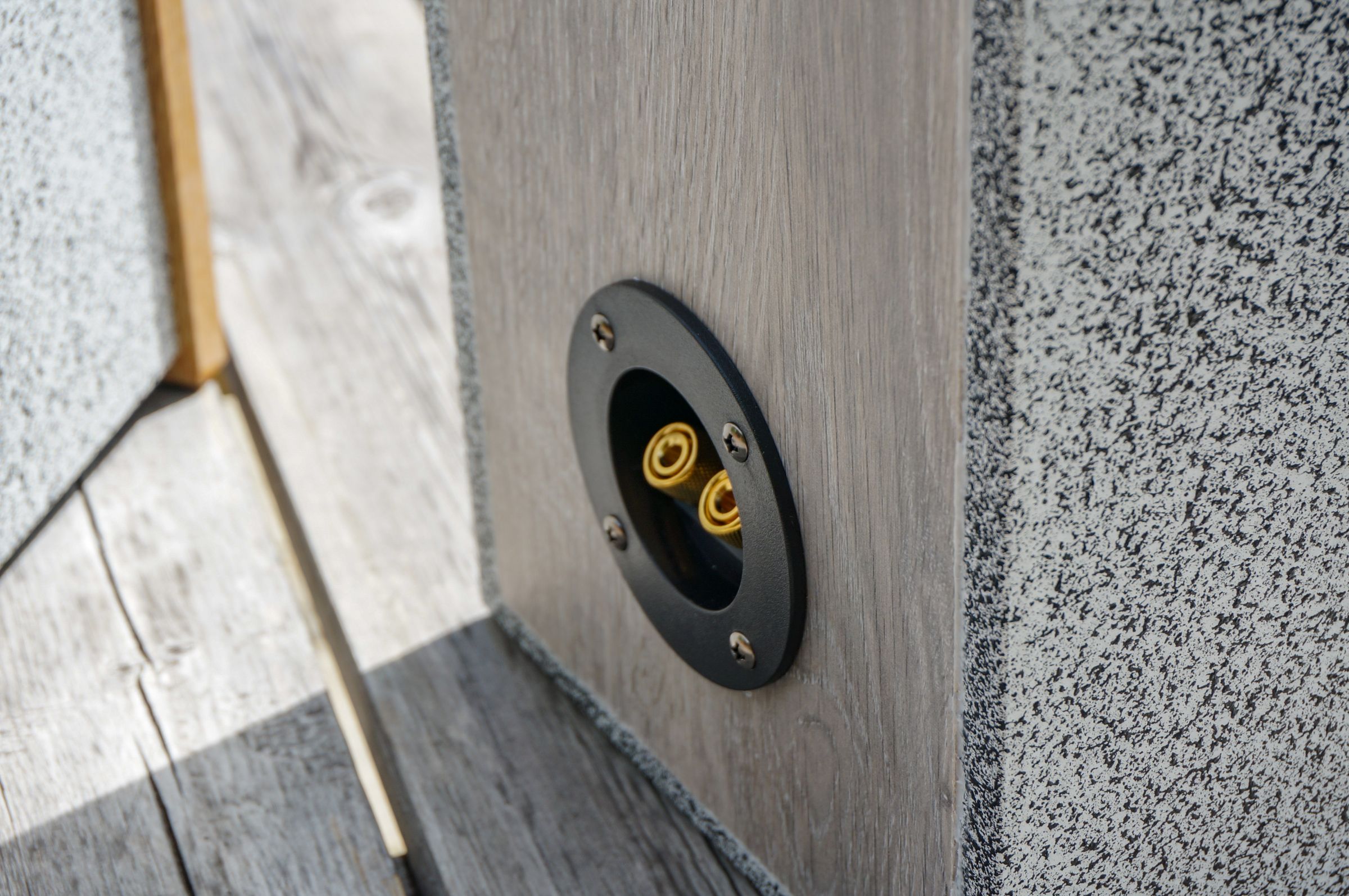 HiFi Speakers With Stone Effect 13 Steps (with