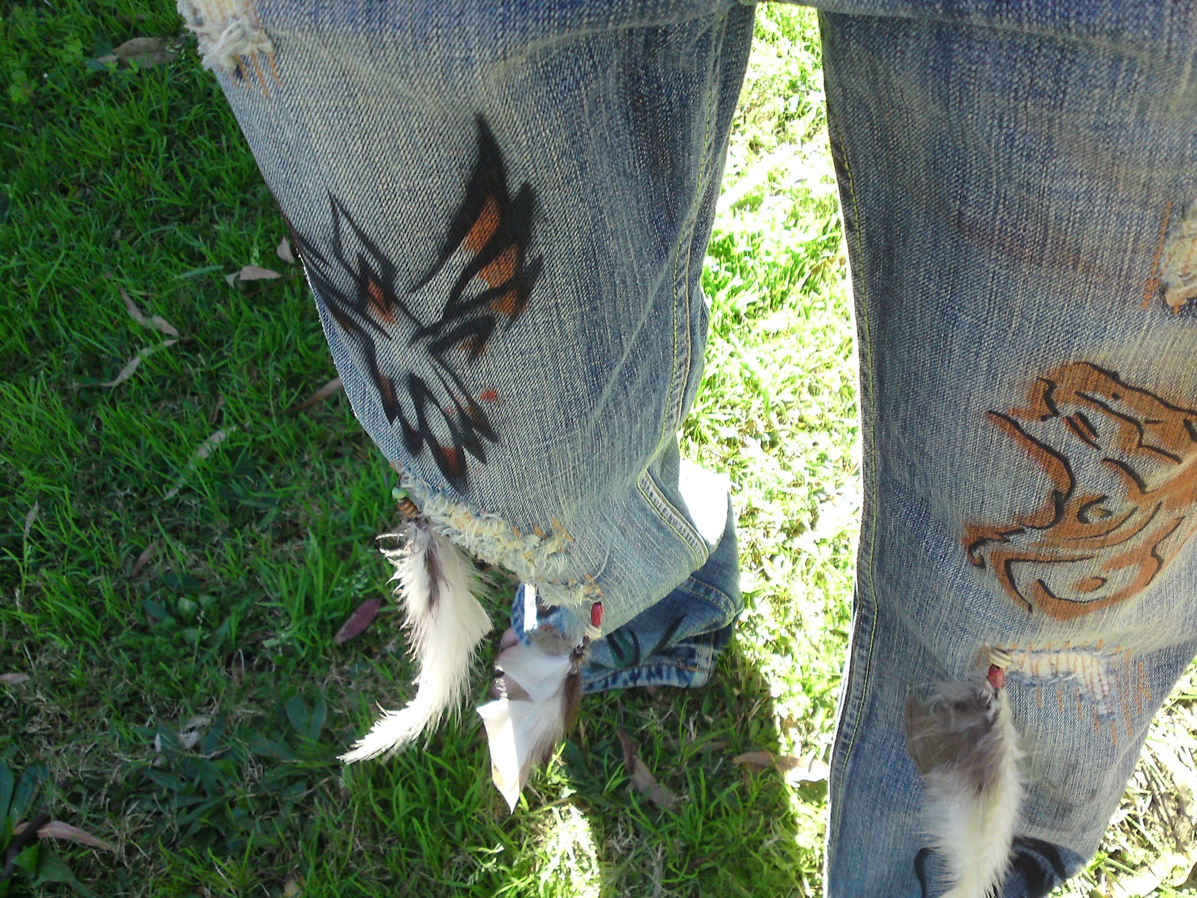 Making a quick spray paint stencil, and using it on clothing