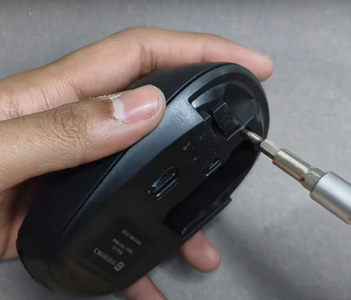 Unscrew and View Mouse Parts
