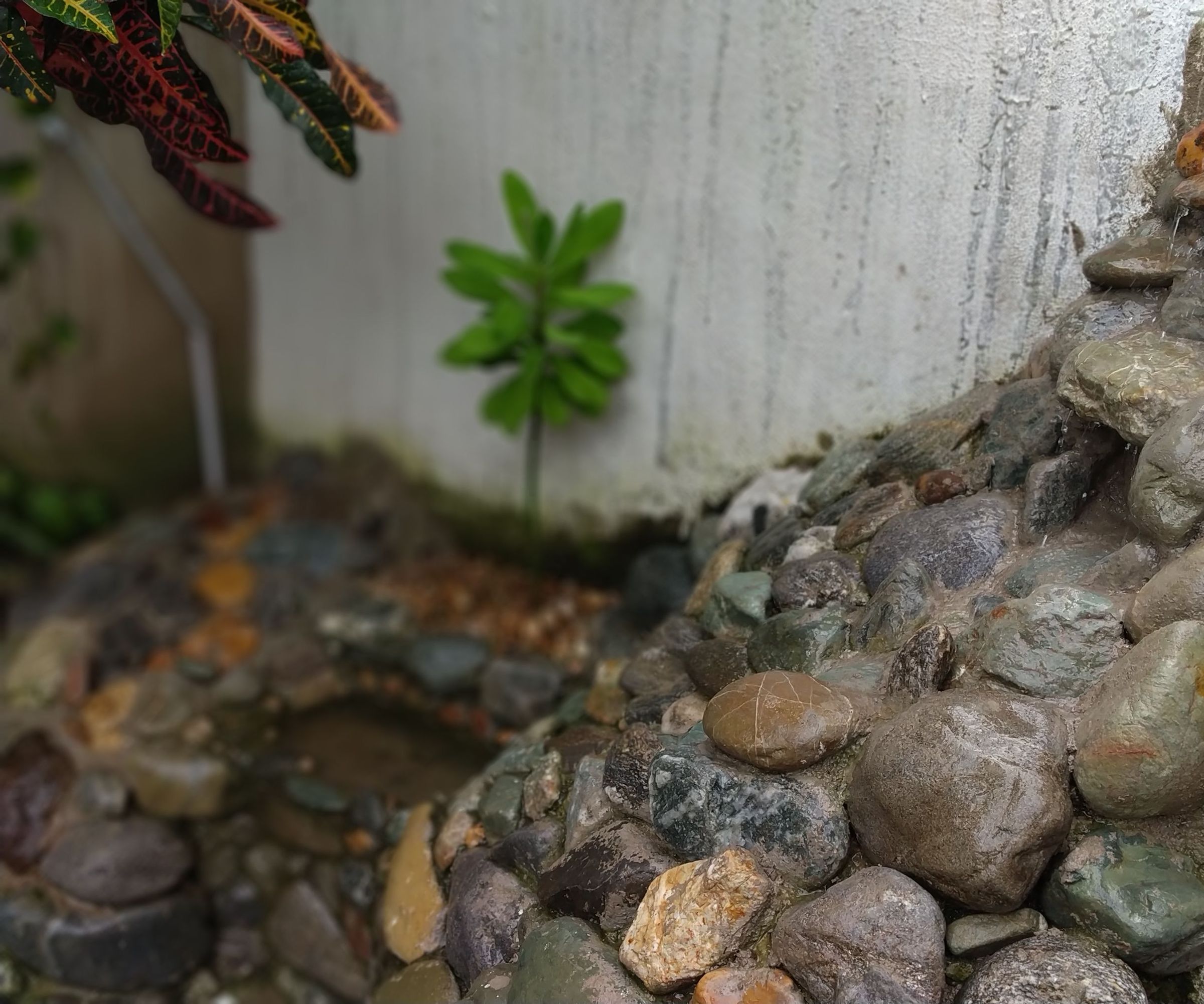 Natural Garden Fountain With Stones