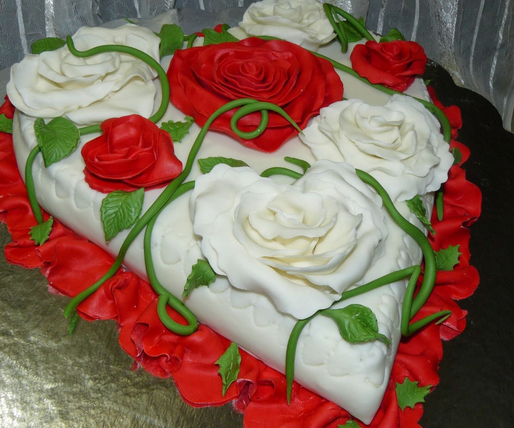 Heart Rose's Valentine Cake