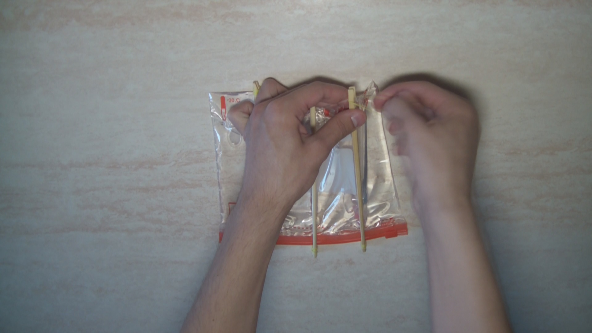 How to Make Stick Ice Cube for Water Bottle in Ziplock Bag 4 Steps