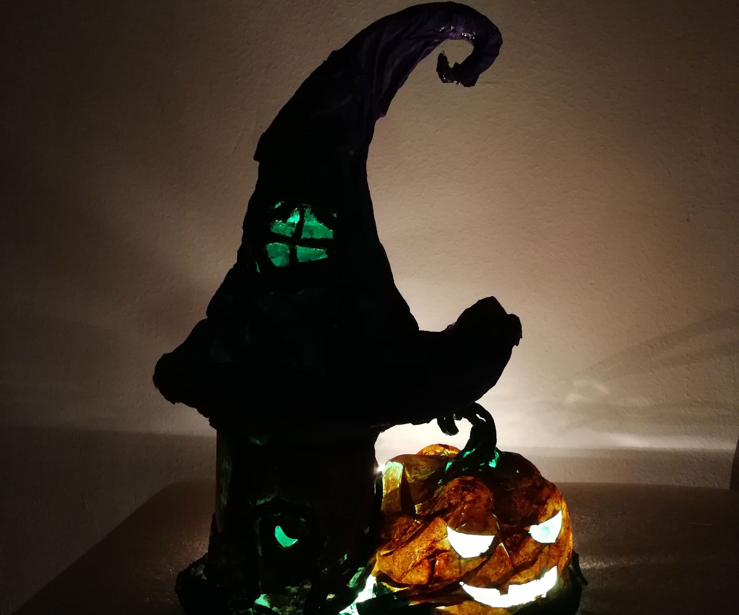 Halloween Witch Hut & Pumpkin Light 