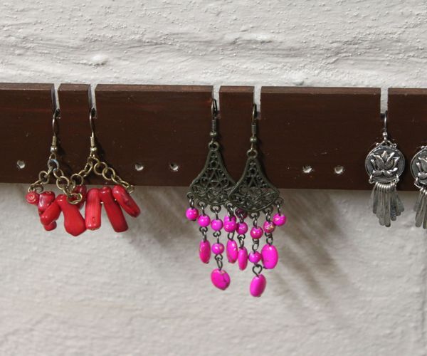 JEWELRY HOLDER