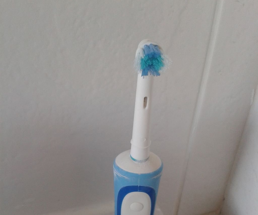 Sugru Toothbrush Stand