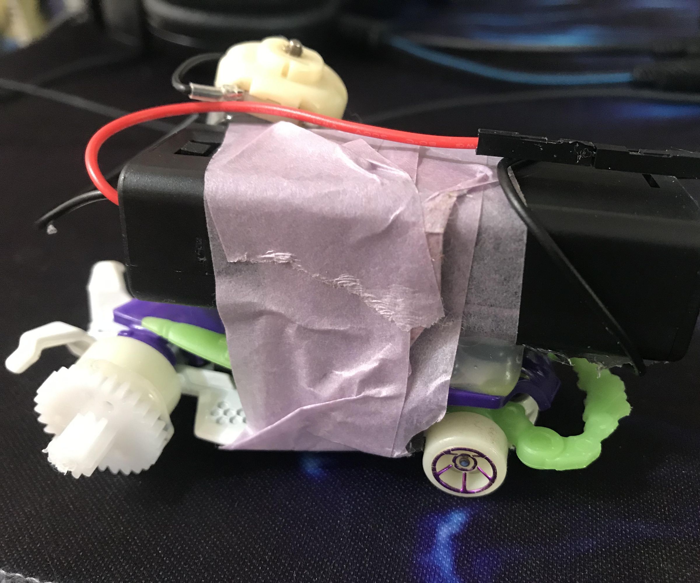 Making a Simple Robot Out of Things You Can Find in Your House (hotwheel Version)