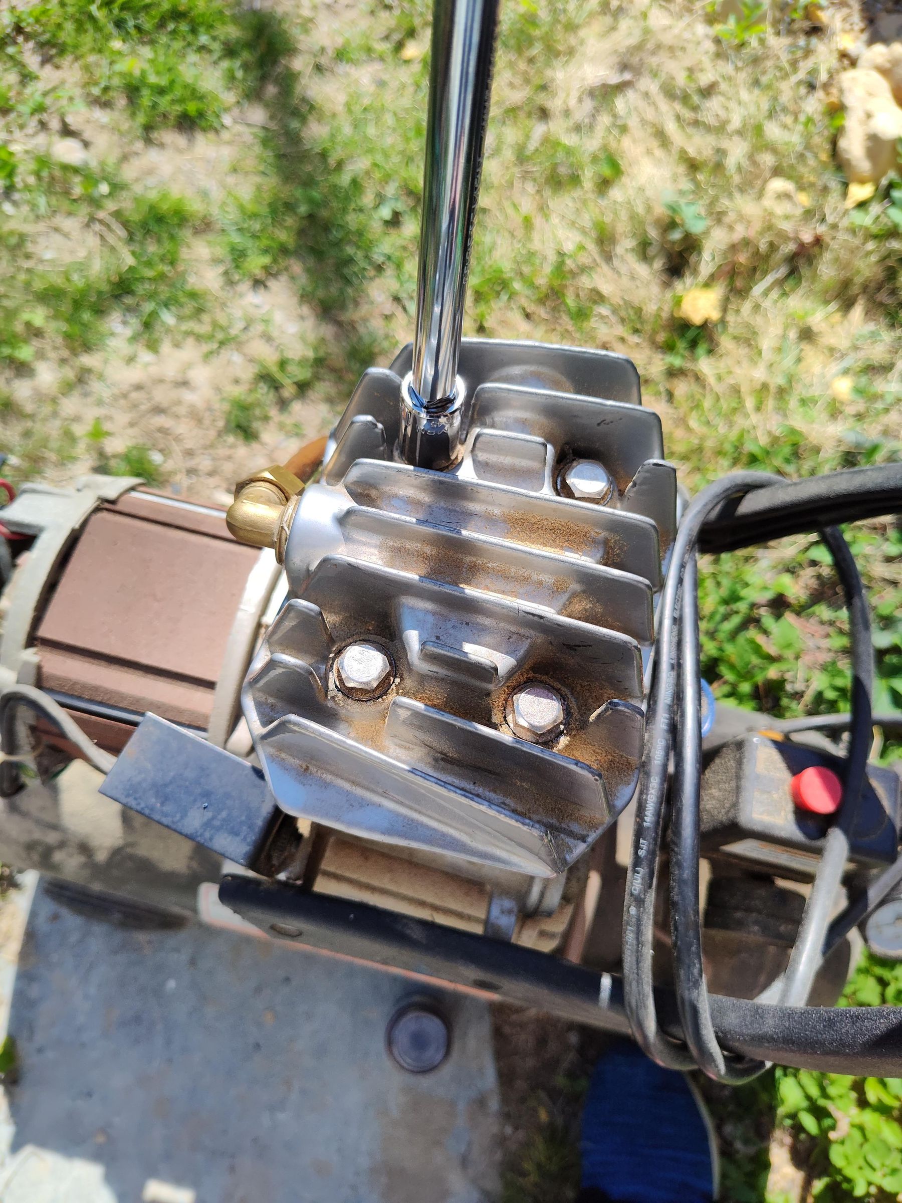 Repair a Blown Compressor Head Gasket 7 Steps Instructables