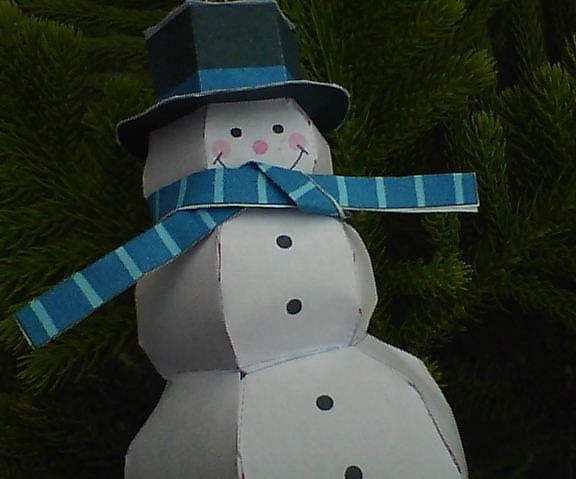 Decorate Christmas Tree With Papercraft