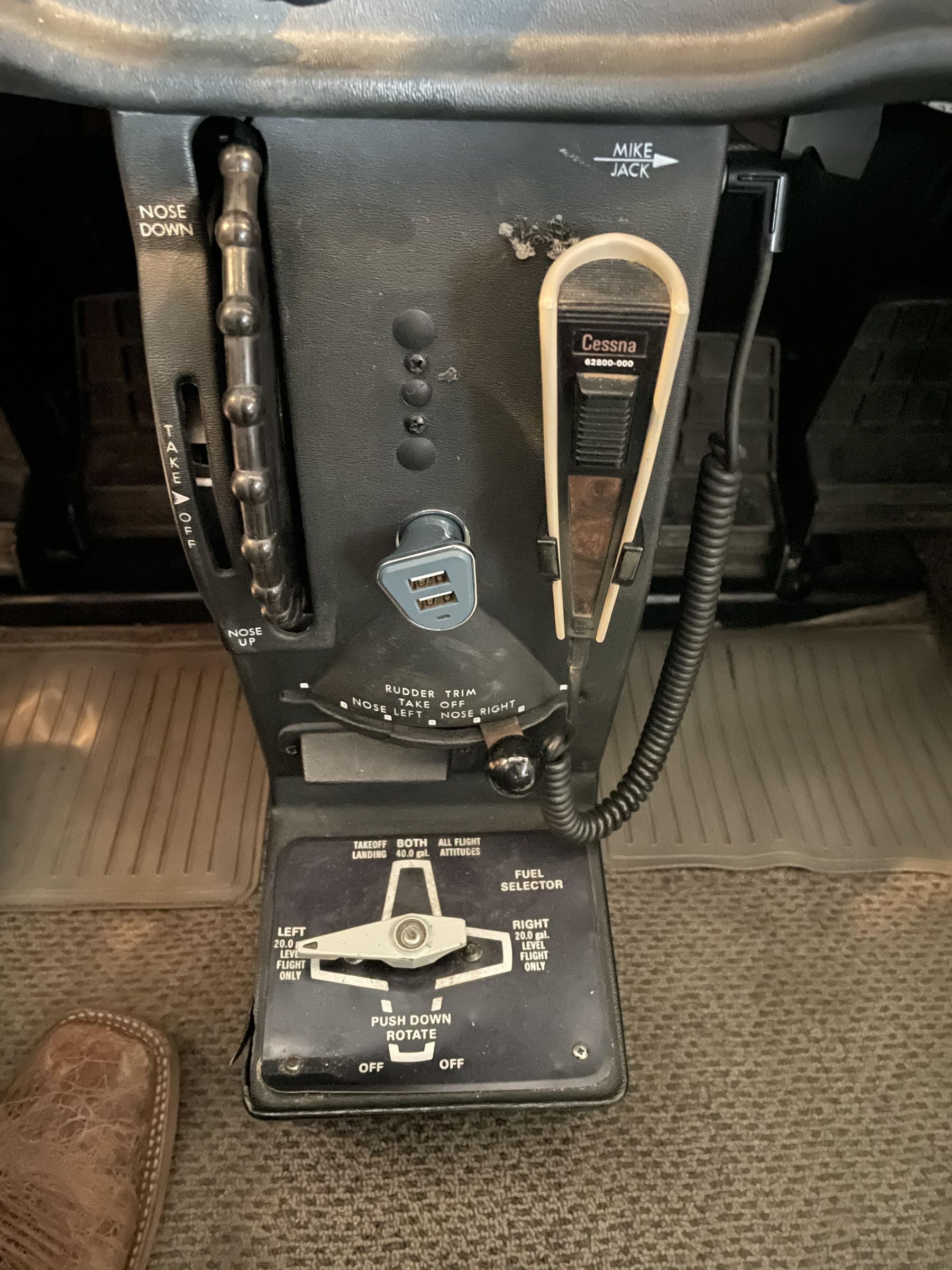 How to Start a Cessna 172 10 Steps Instructables