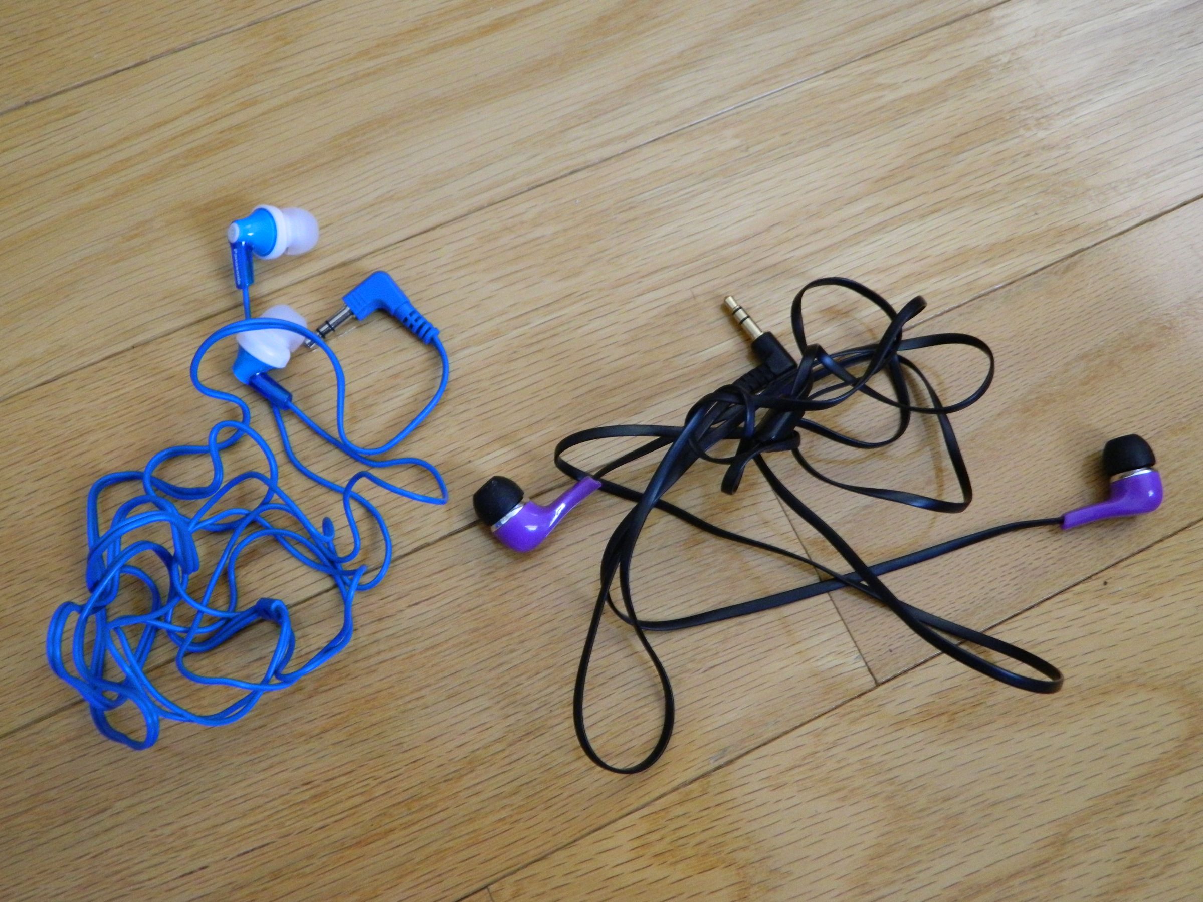 Simple Earbud Life-hack (in 10 or Less Seconds)