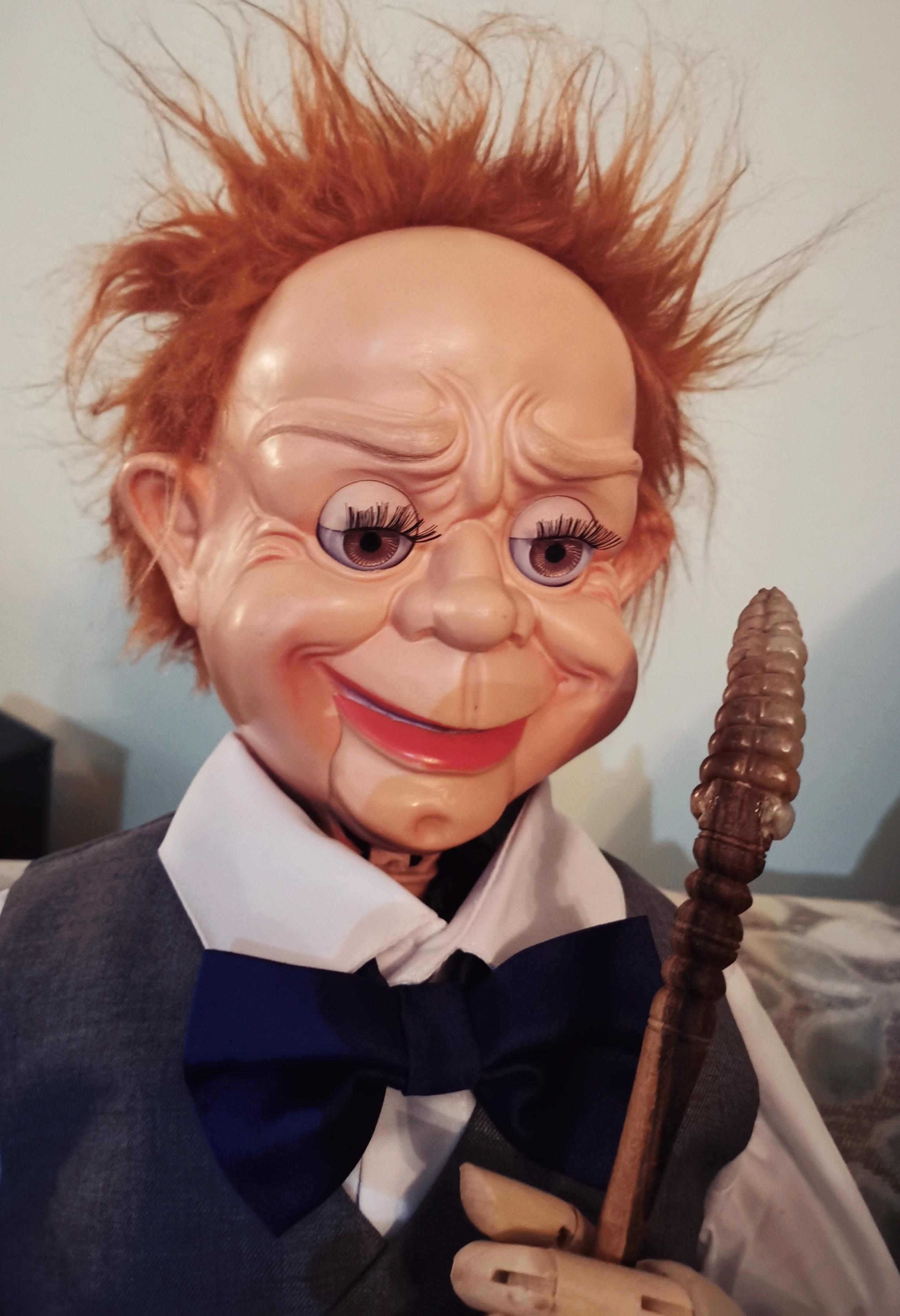 The Death Rattle a Halloween Prop / Accessory 4 Steps Instructables