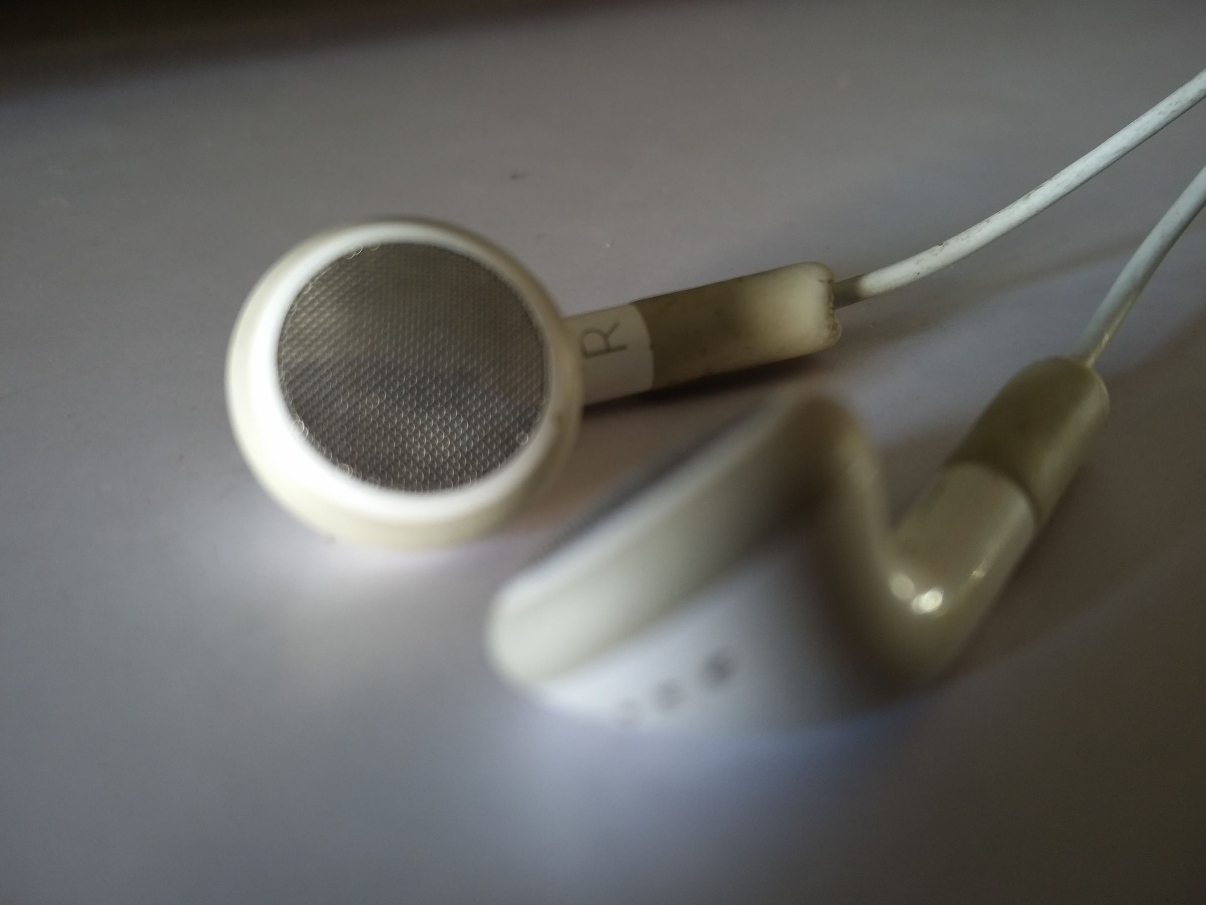 Cleaning Earphones 3 Steps Instructables