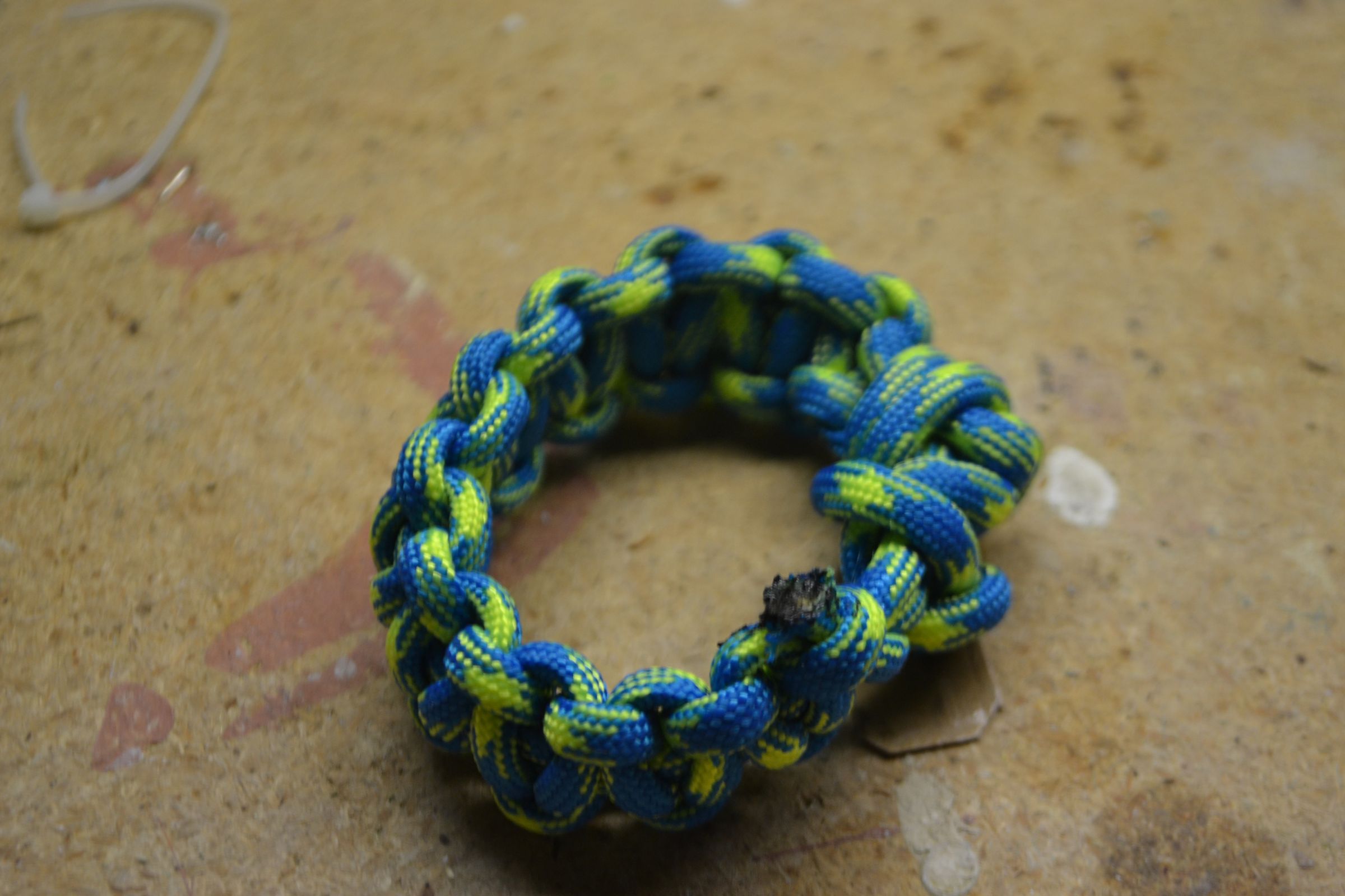 The Best Easiest Paracord Bracelet Without a Buckle 10 Steps