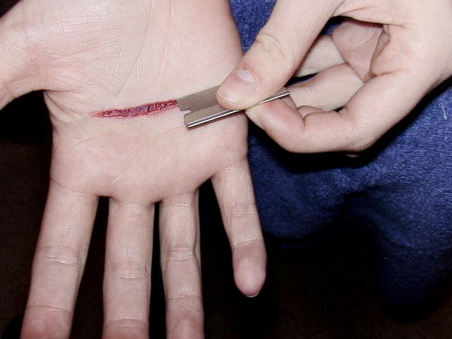 Special FX: slashed skin