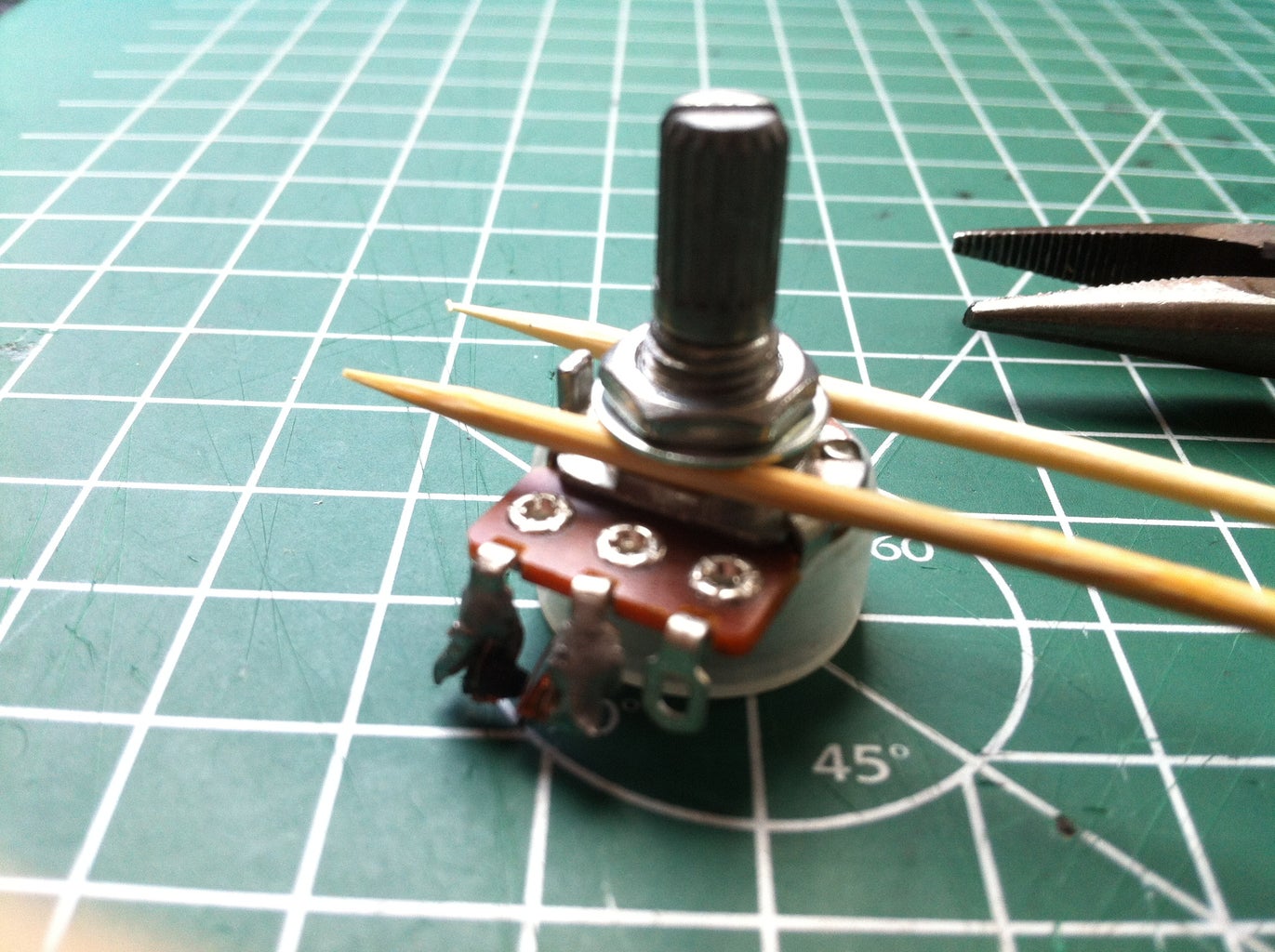 Control Your Robotic Arm the Cool Way 4 Steps Circuit Diagram