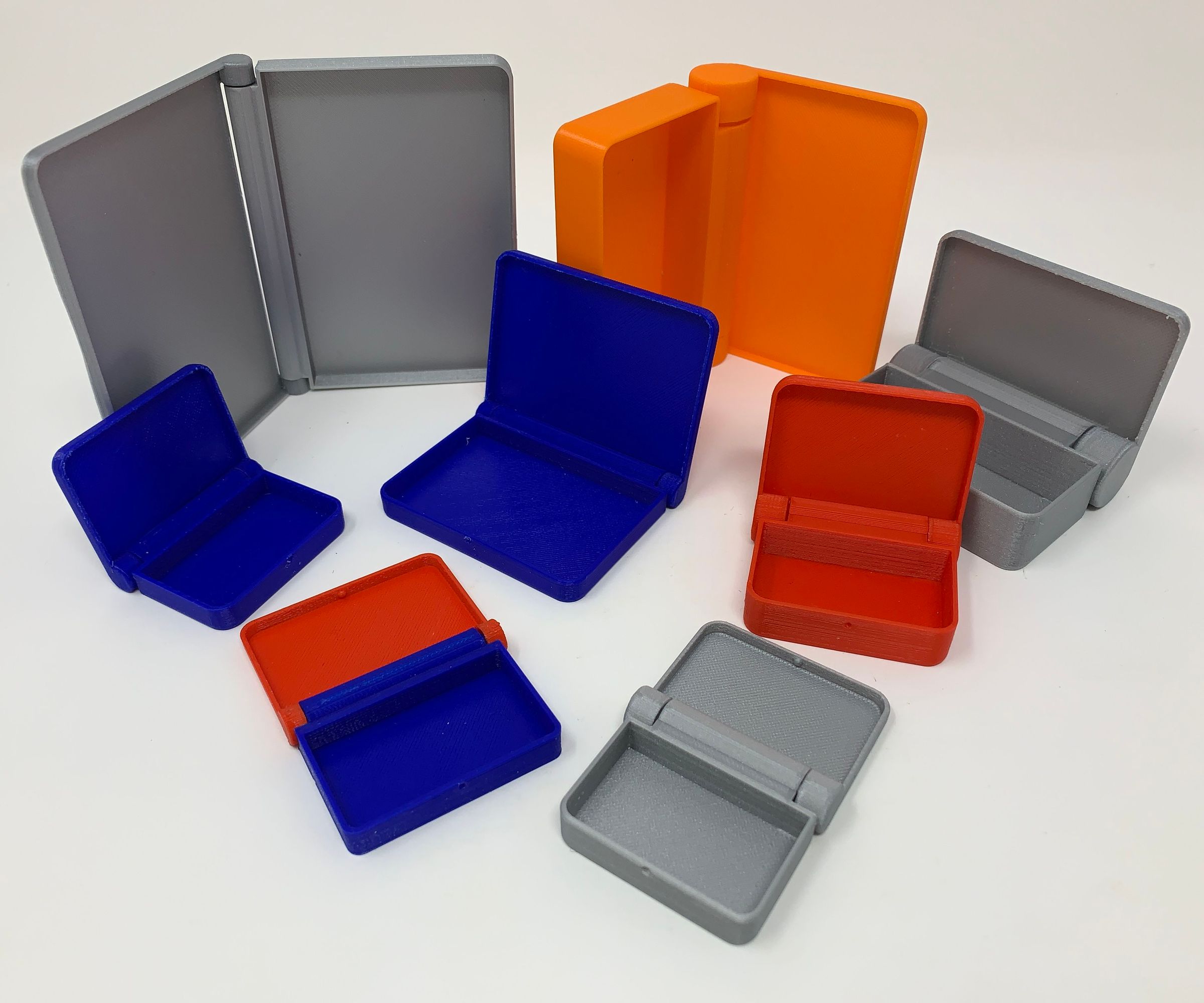 Designing a Parametric Parametric "Print in Place" Hinged Container
