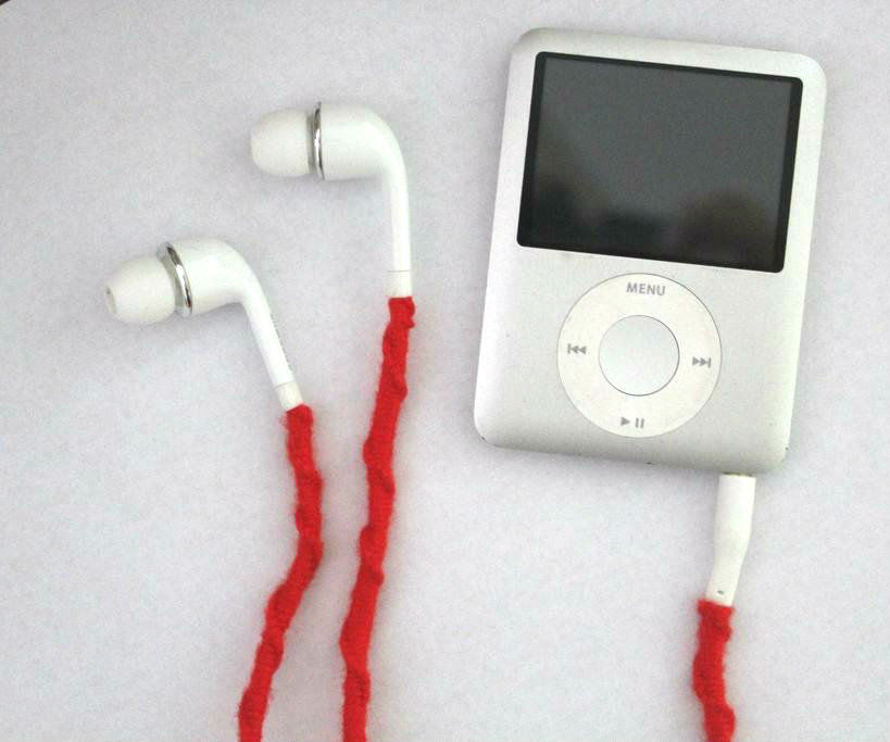 Tangle-free Knotted Earbuds