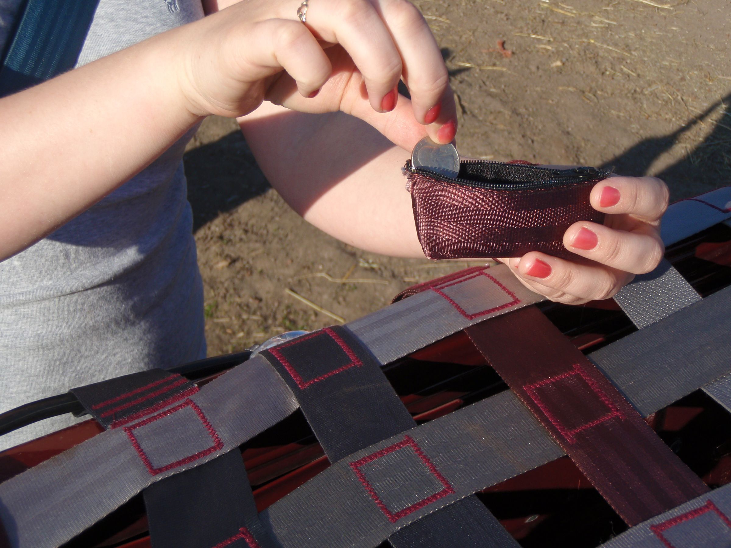 Recycle Seat Belts and Make the Ladies Love You!! 6 Steps (with