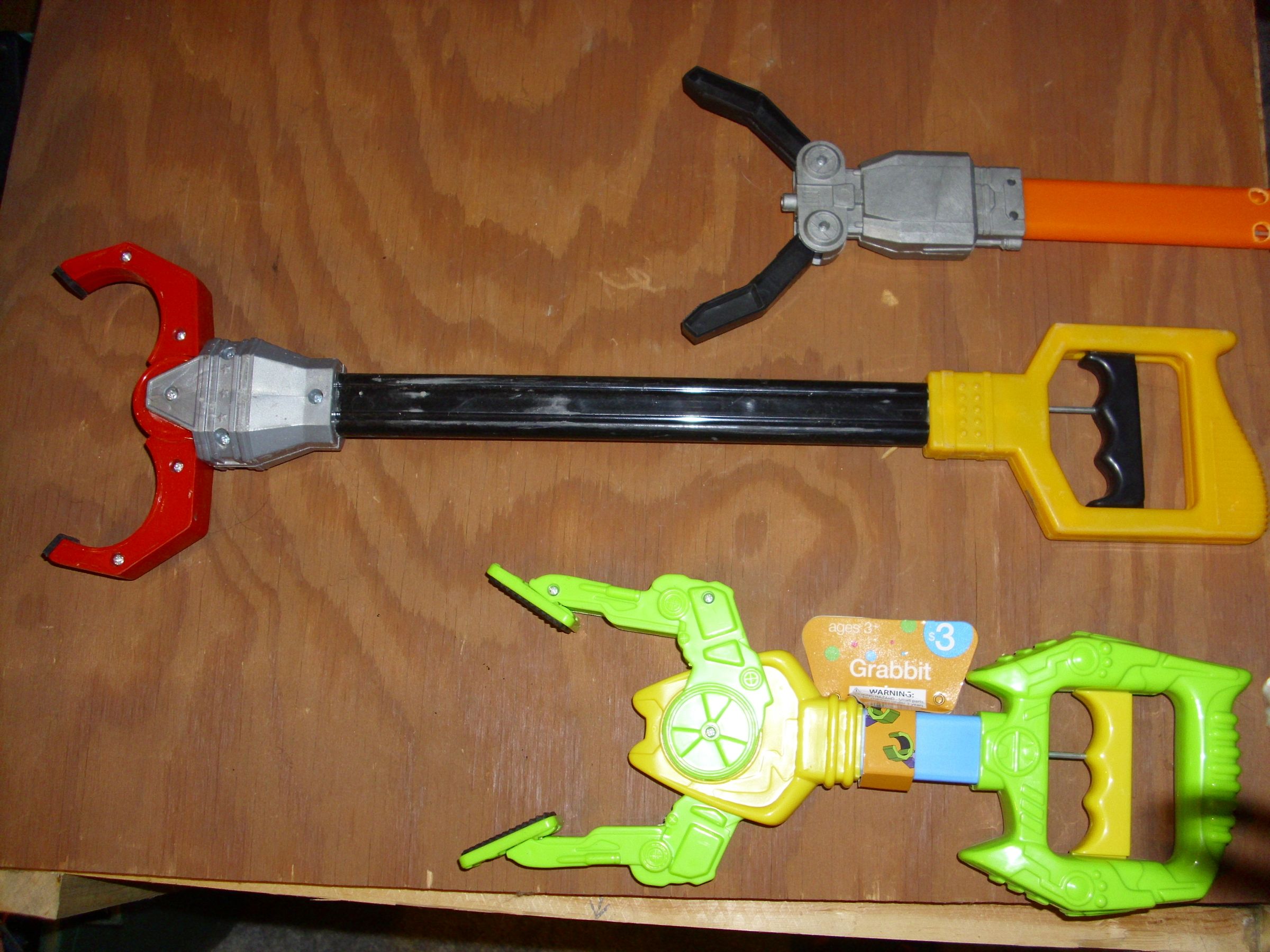 Converting a Toy Claw/gripper Into Servo Controlled