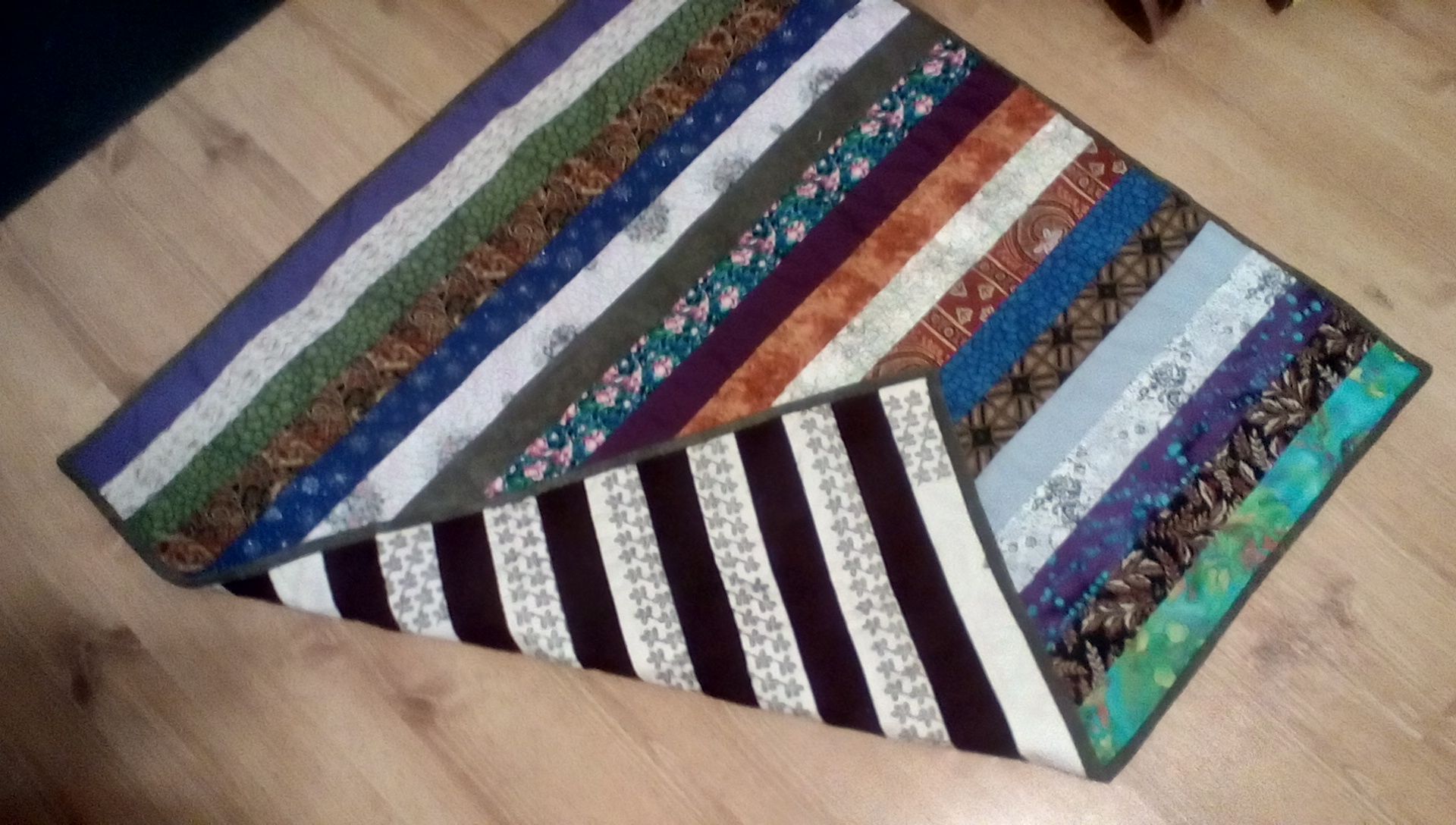 Reversible Striped Summerweight Quilt 4 Steps (with Pictures
