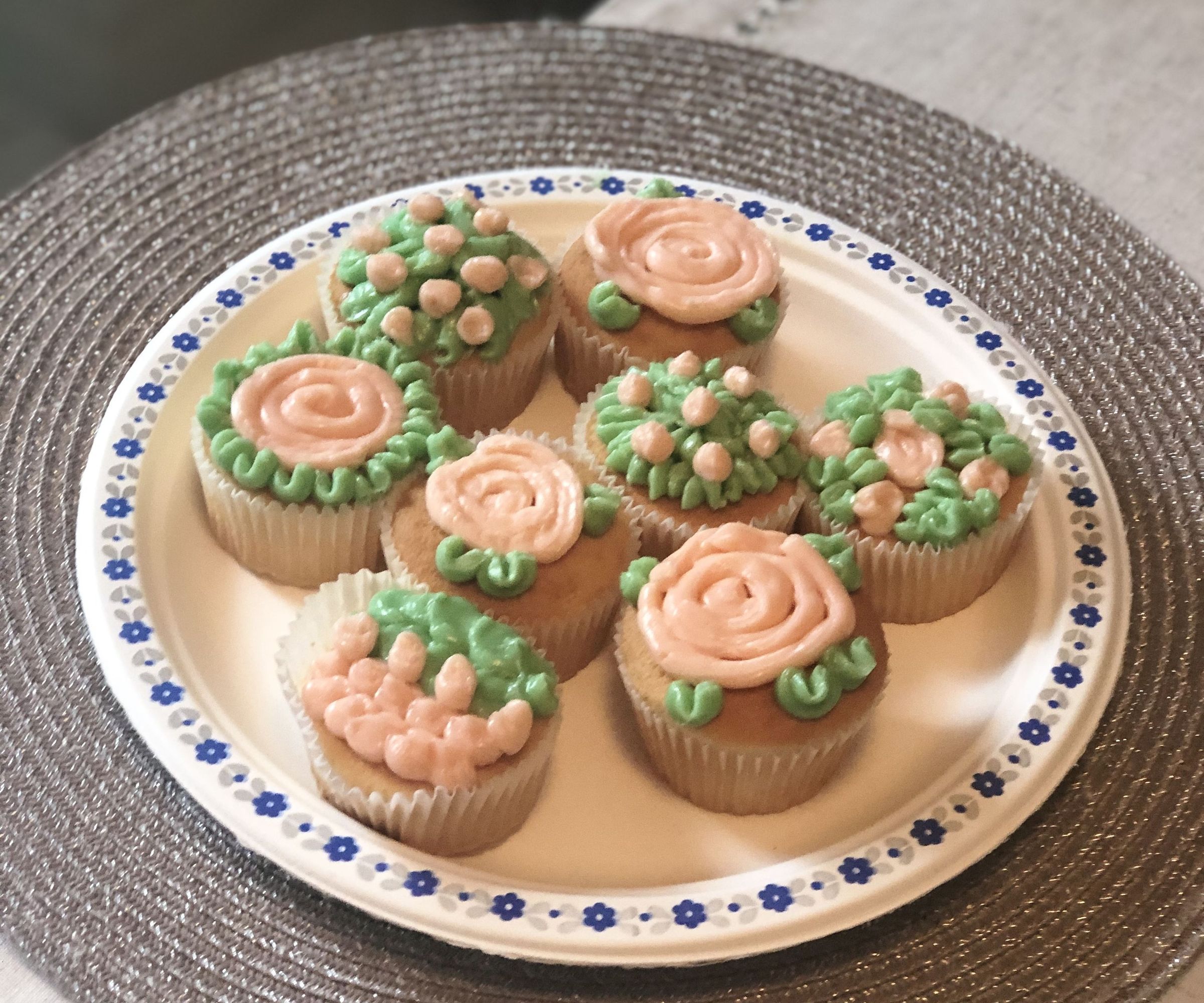 Cupcakes With Swiss Meringue Buttercream