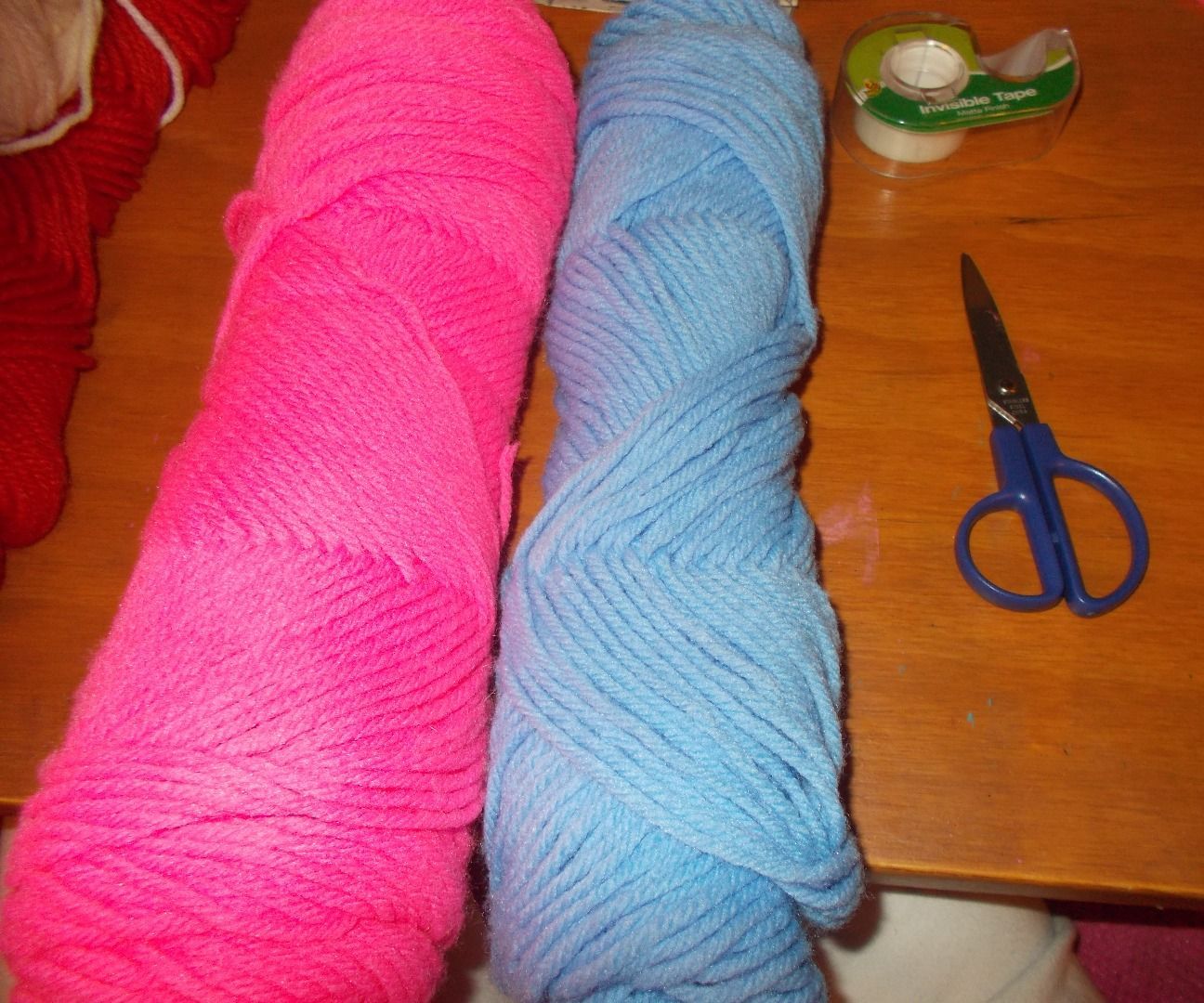 Make Cute Yarn Decorations for Your Room (Project One)