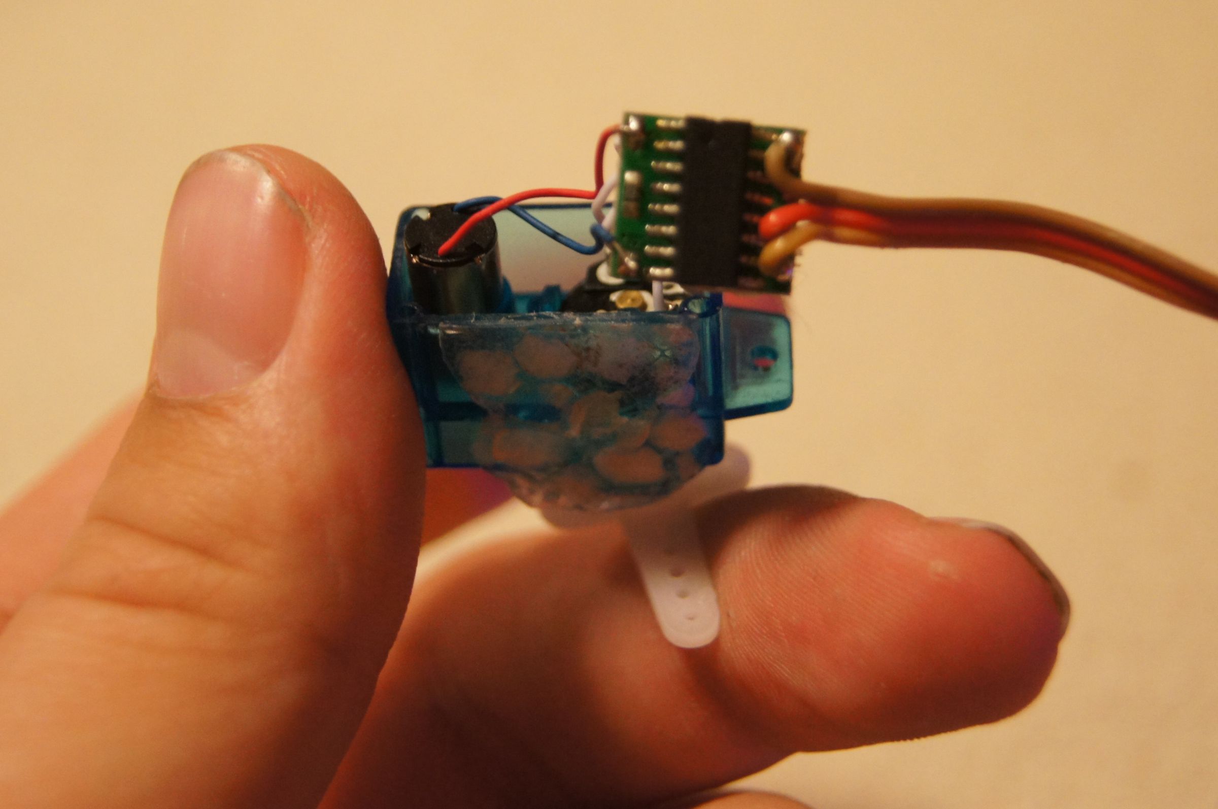 Convert a Servo to Switch on and Off LED's : 4 Steps - Instructables