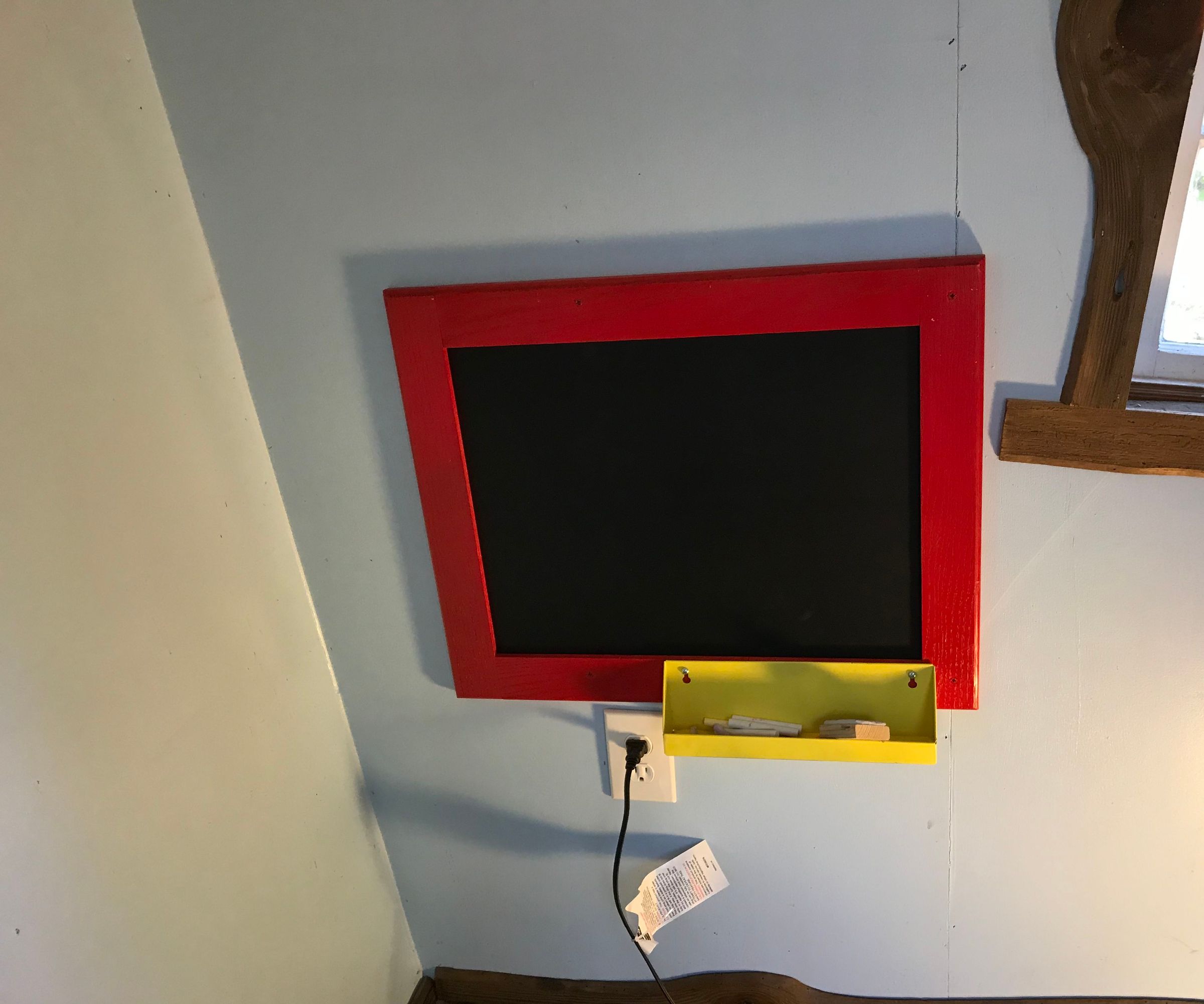 Up Cycling Those Old Cabinet Doors to Chalk/magnet Board