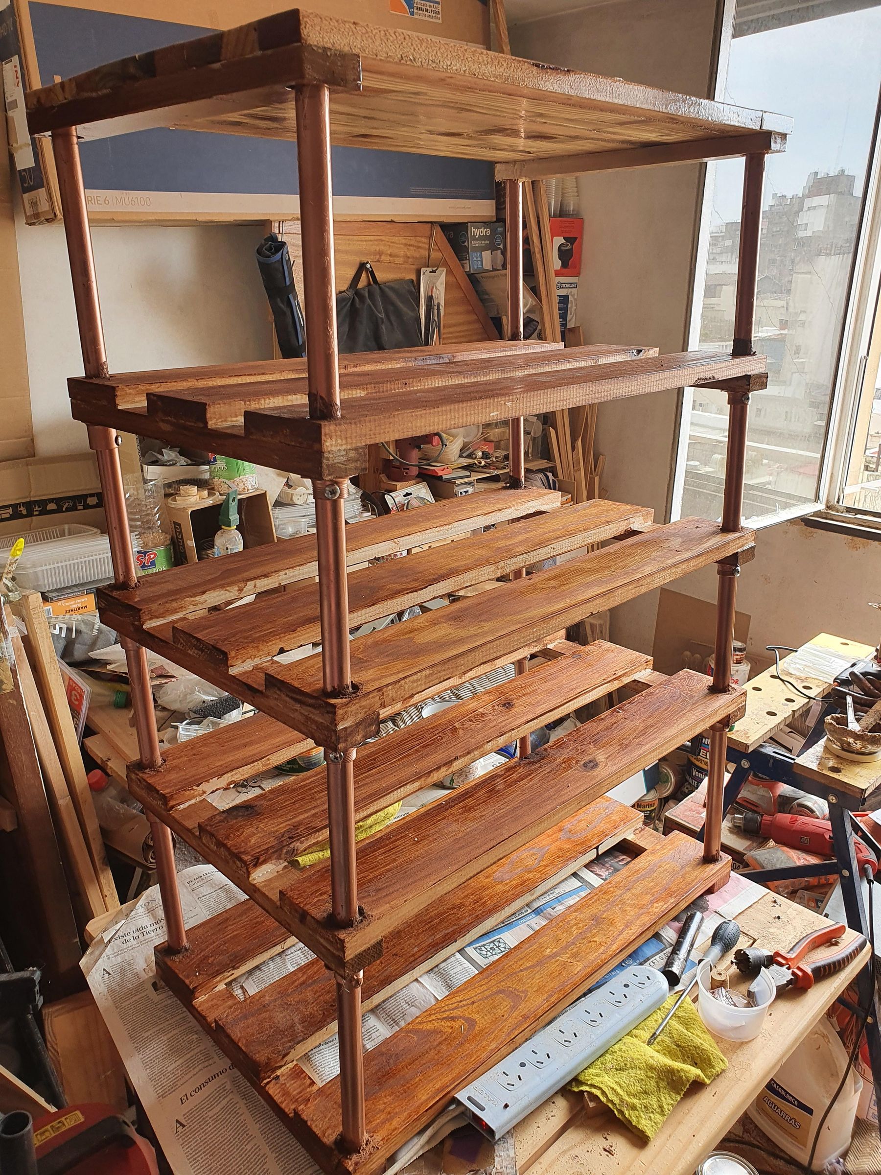 Polyboard: U Otra Forma De Fabricar Muebles (Polyboard: or Another Way to Make Furniture)