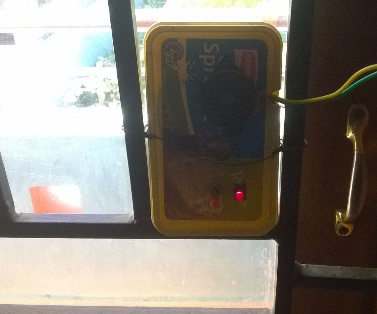 A Simple and Reliable Door Alarm System