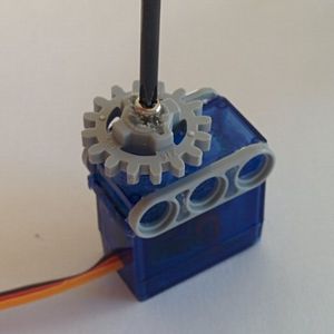 Fixing the Lego Parts to the Servo-motor