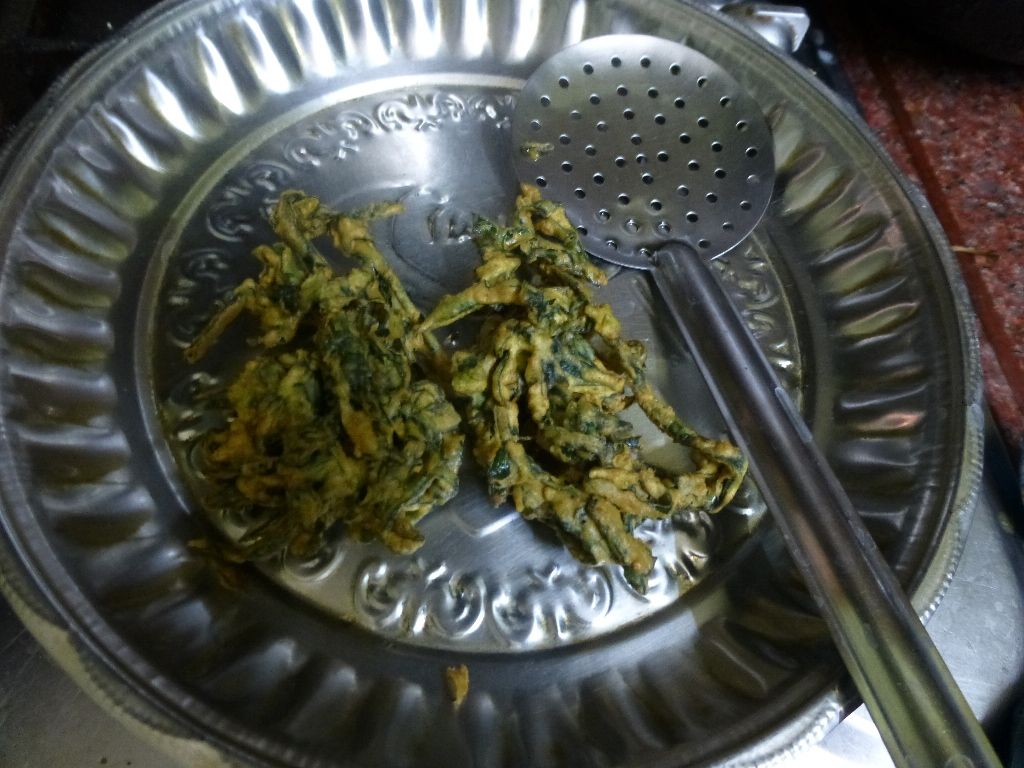 Colocasia Pakoda (Crispy Fried Fritters)