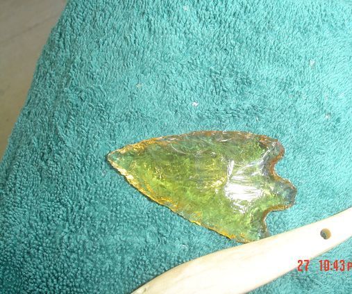 Knapping glass points