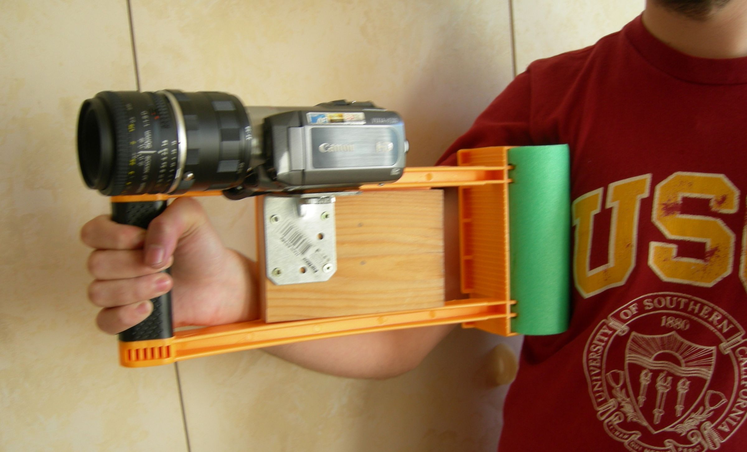 Shoulder Rig for DSLR & Camcorders 3 Steps (with Pictures