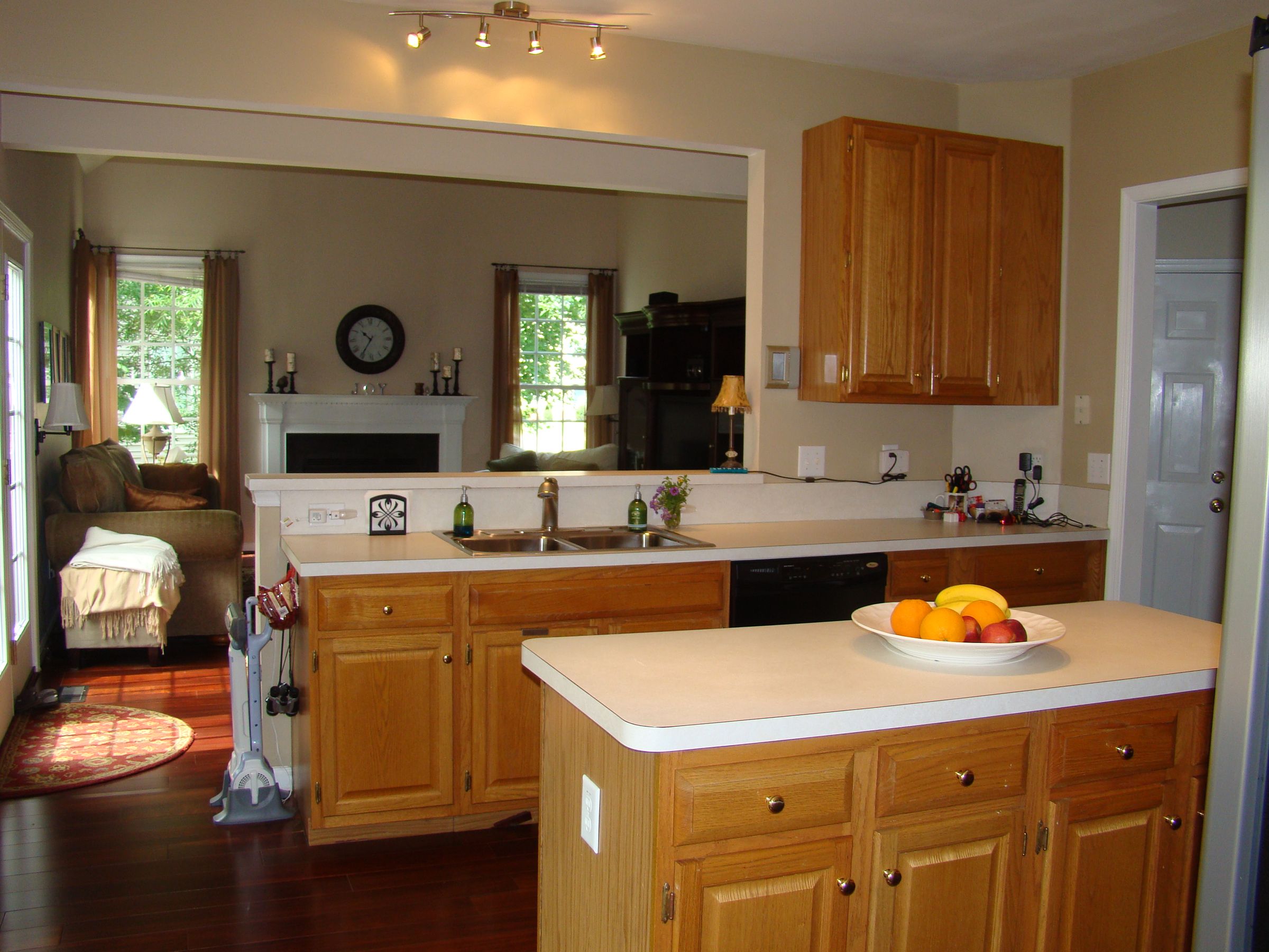 Laudable Laminate, Fearless Formica'ing or Countertop Replacement 5