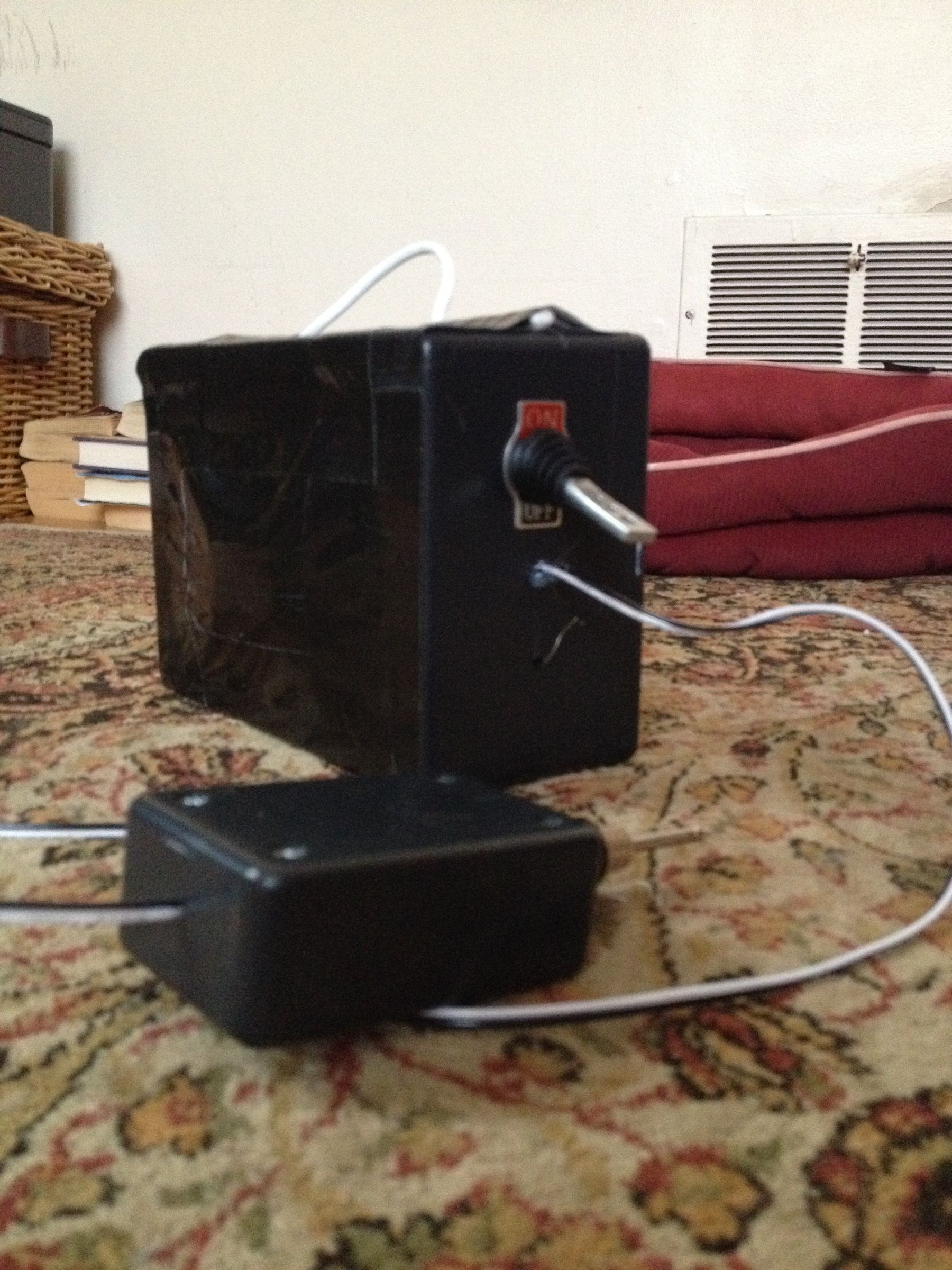 Build the B.O.S.I.-1(Battery Operated Soldering Iron) With A Integrated Solder Dispenser!