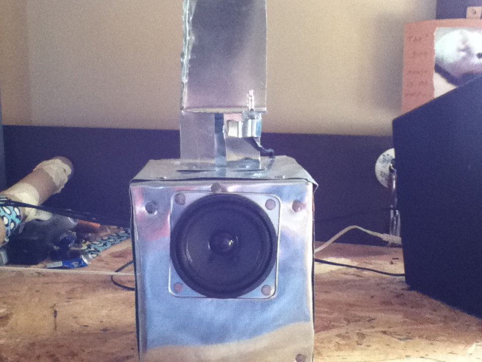 INDESTRUCTABLE IPOD DOCKING STATION