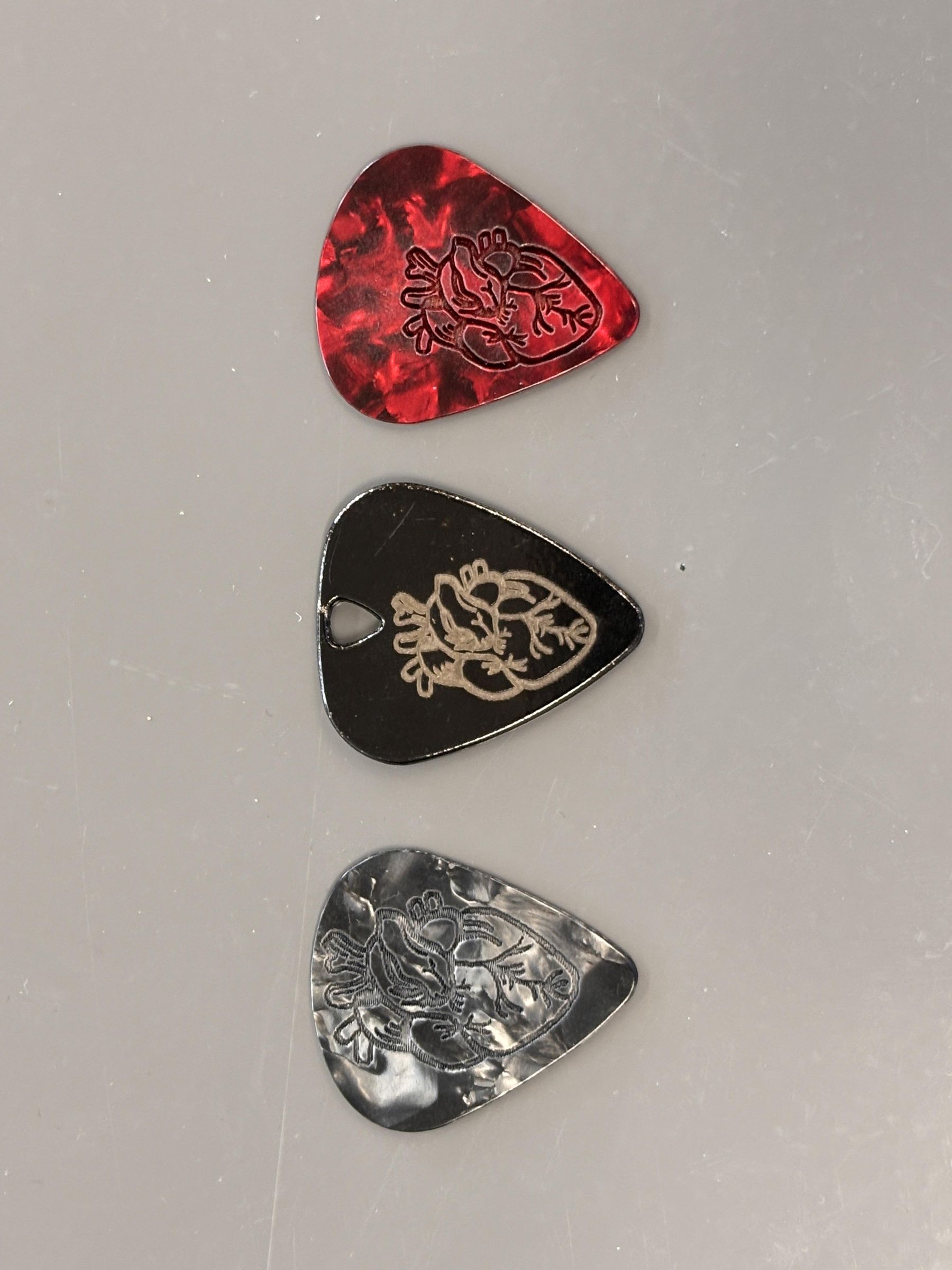 Engraved Stainless Steel Guitar Pick Necklace : 4 Steps (with engraving guitar pick 錫製