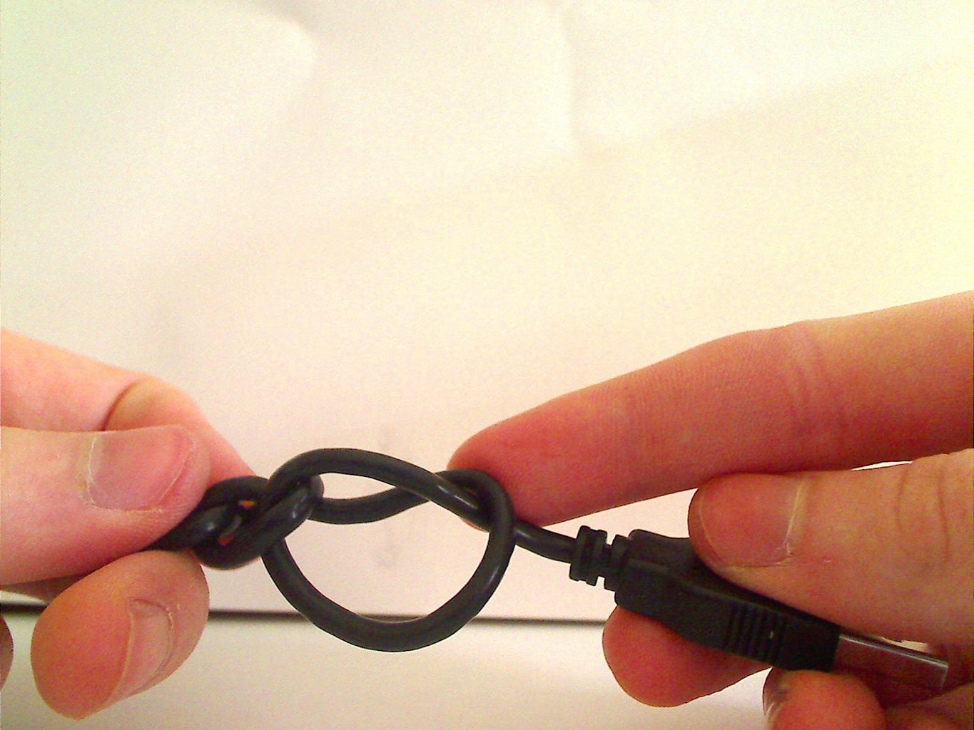 USB Cord Bracelet / Antitangling 14 Steps (with Pictures