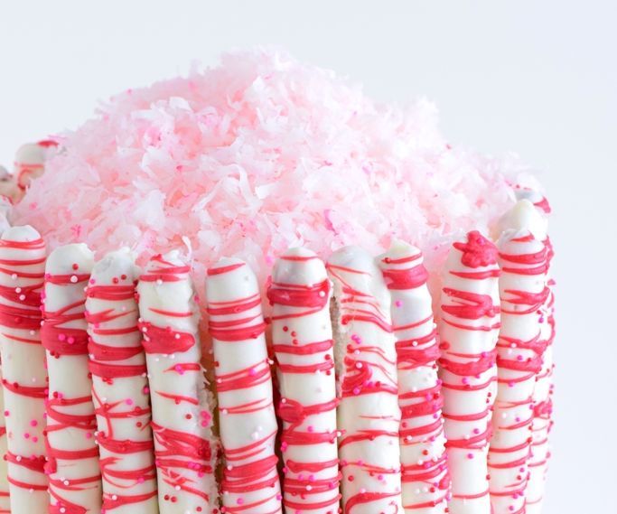 Make a Pretzel Rod Cake With Your Kids
