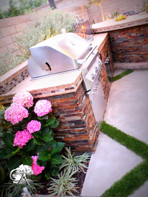 Enjoy Barbecue With Backyard Landscaping Ideas