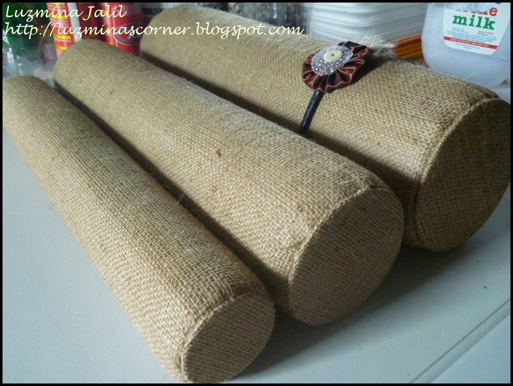 Displays with recycled materials.