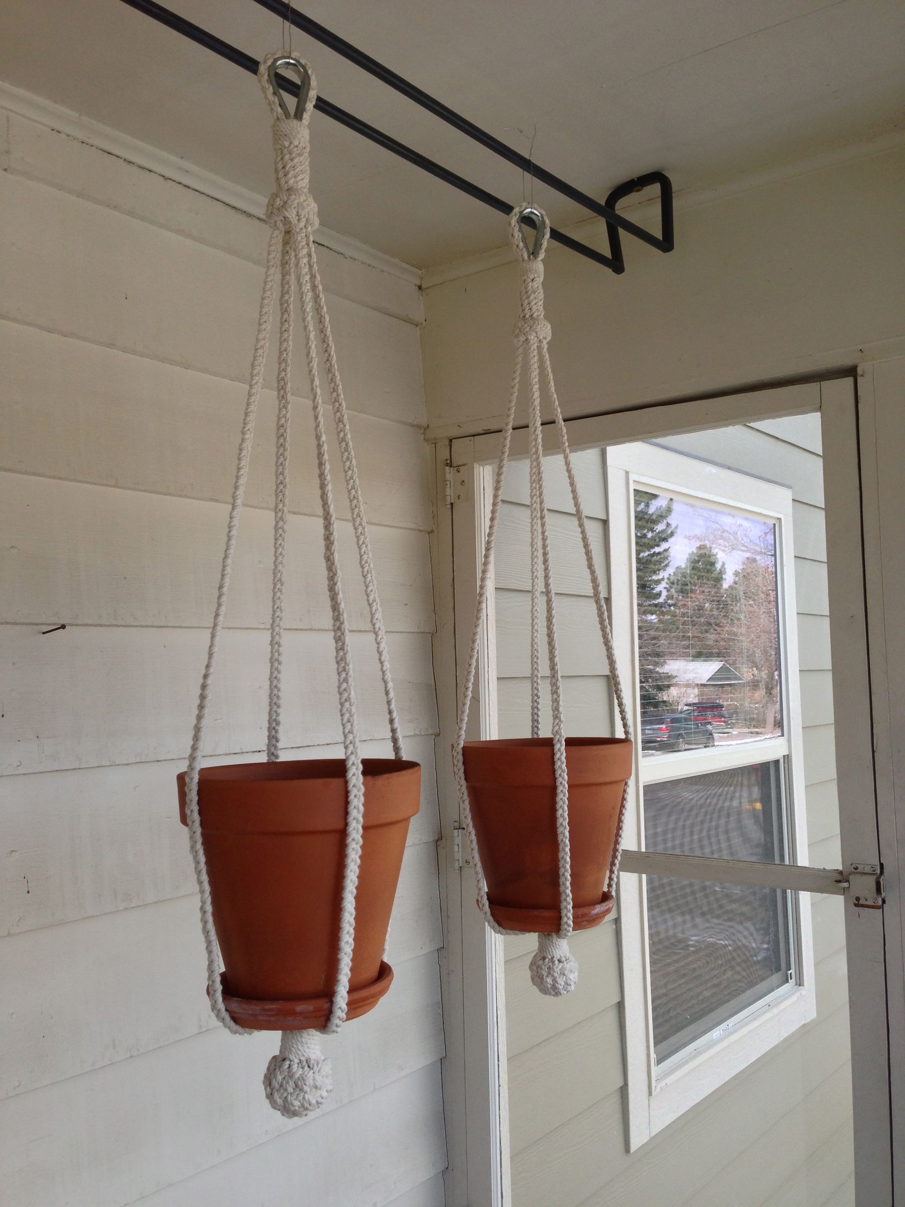 How to Make a Plant Hanger Out of Rope