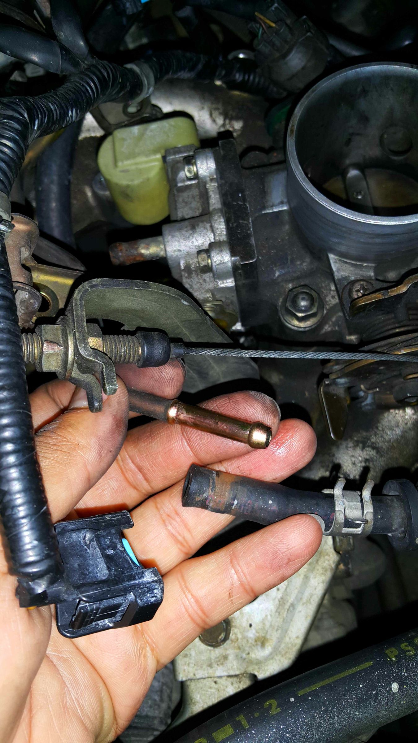 Replacing Fuel Injectors (Honda Civic 1999 D15B) 6 Steps (with